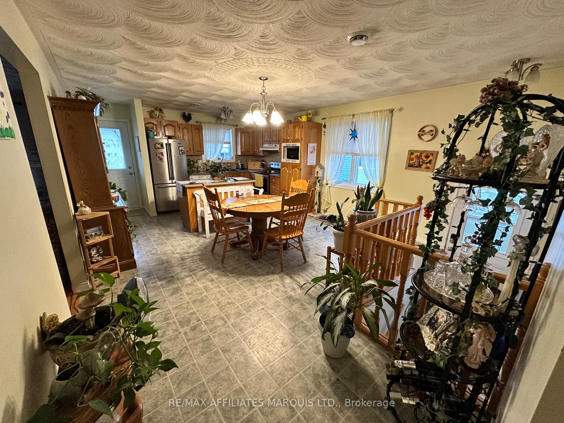 Photo 3 of 237 Bishop Street S, North Glengarry, Alexandria — HOMEH