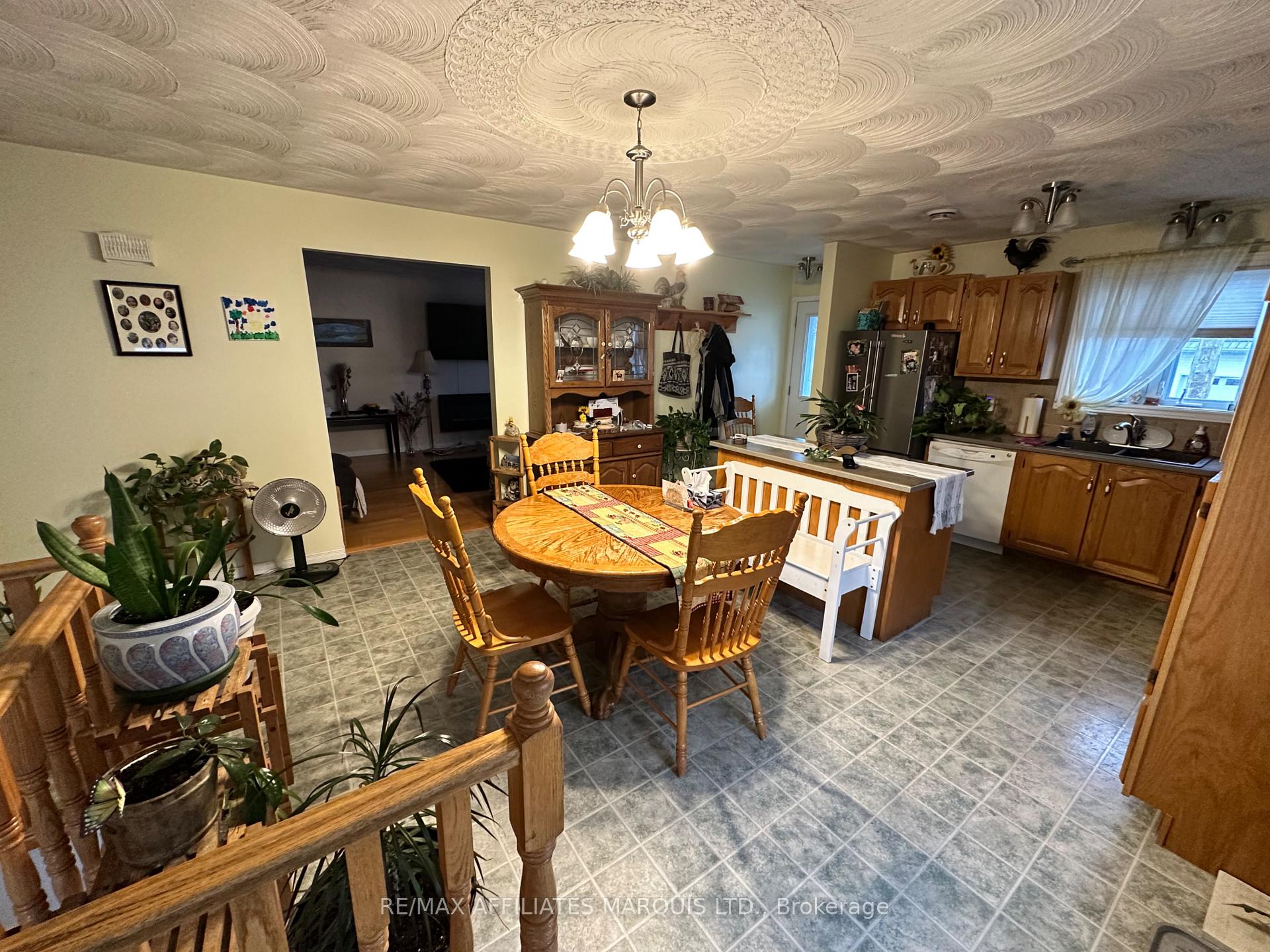 Photo 4 of 237 Bishop Street S, North Glengarry, Alexandria — HOMEH