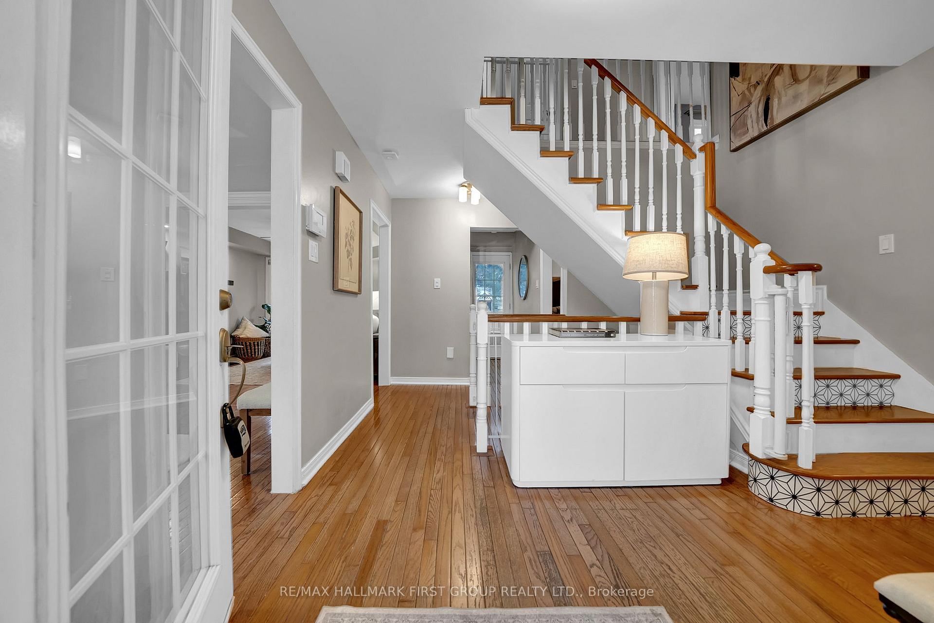 Photo 2 of 979 Ripley Crescent, Oshawa, Pinecrest — HOMEH