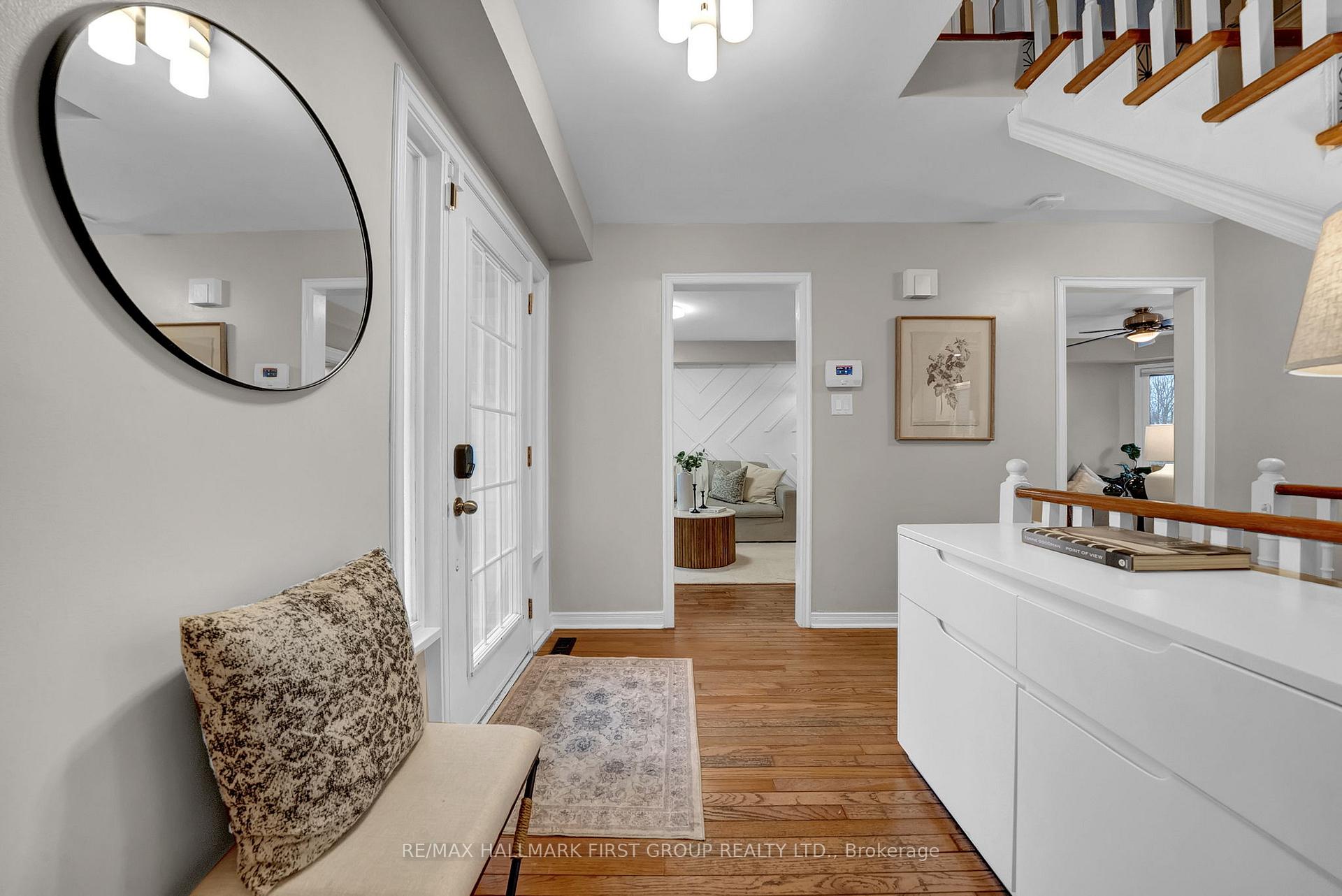 Photo 3 of 979 Ripley Crescent, Oshawa, Pinecrest — HOMEH