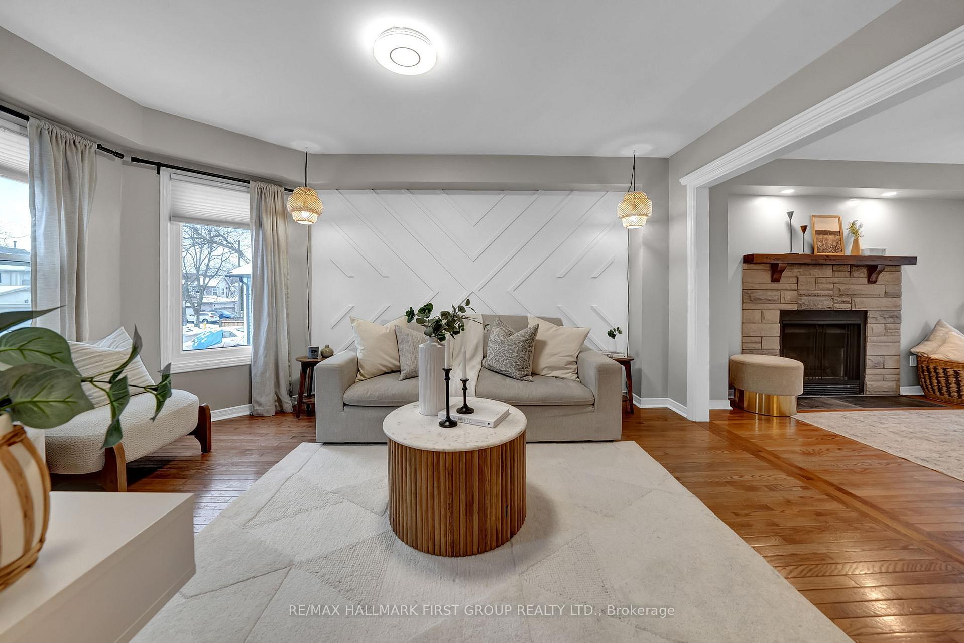 Photo 6 of 979 Ripley Crescent, Oshawa, Pinecrest — HOMEH