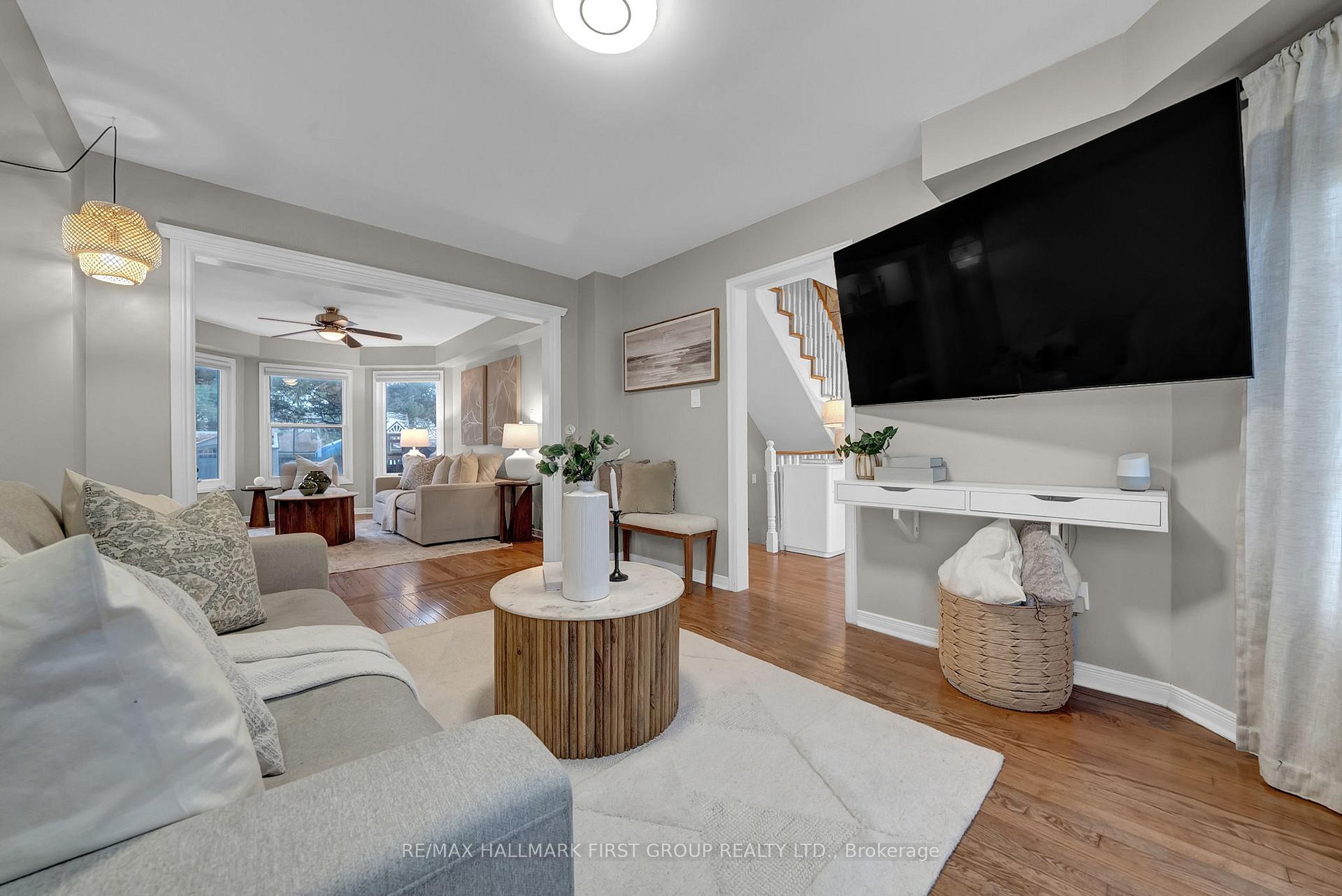Photo 7 of 979 Ripley Crescent, Oshawa, Pinecrest — HOMEH