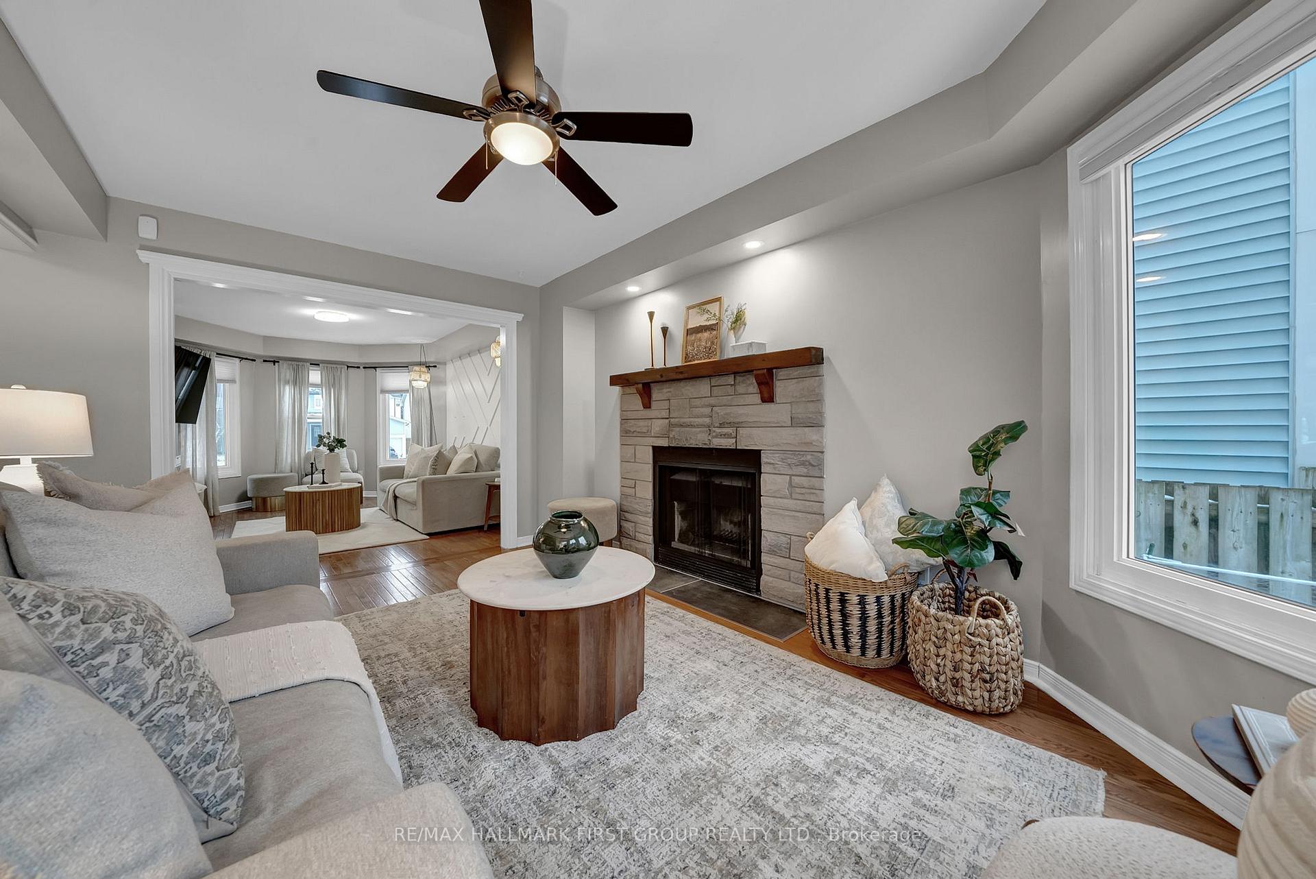 Photo 8 of 979 Ripley Crescent, Oshawa, Pinecrest — HOMEH