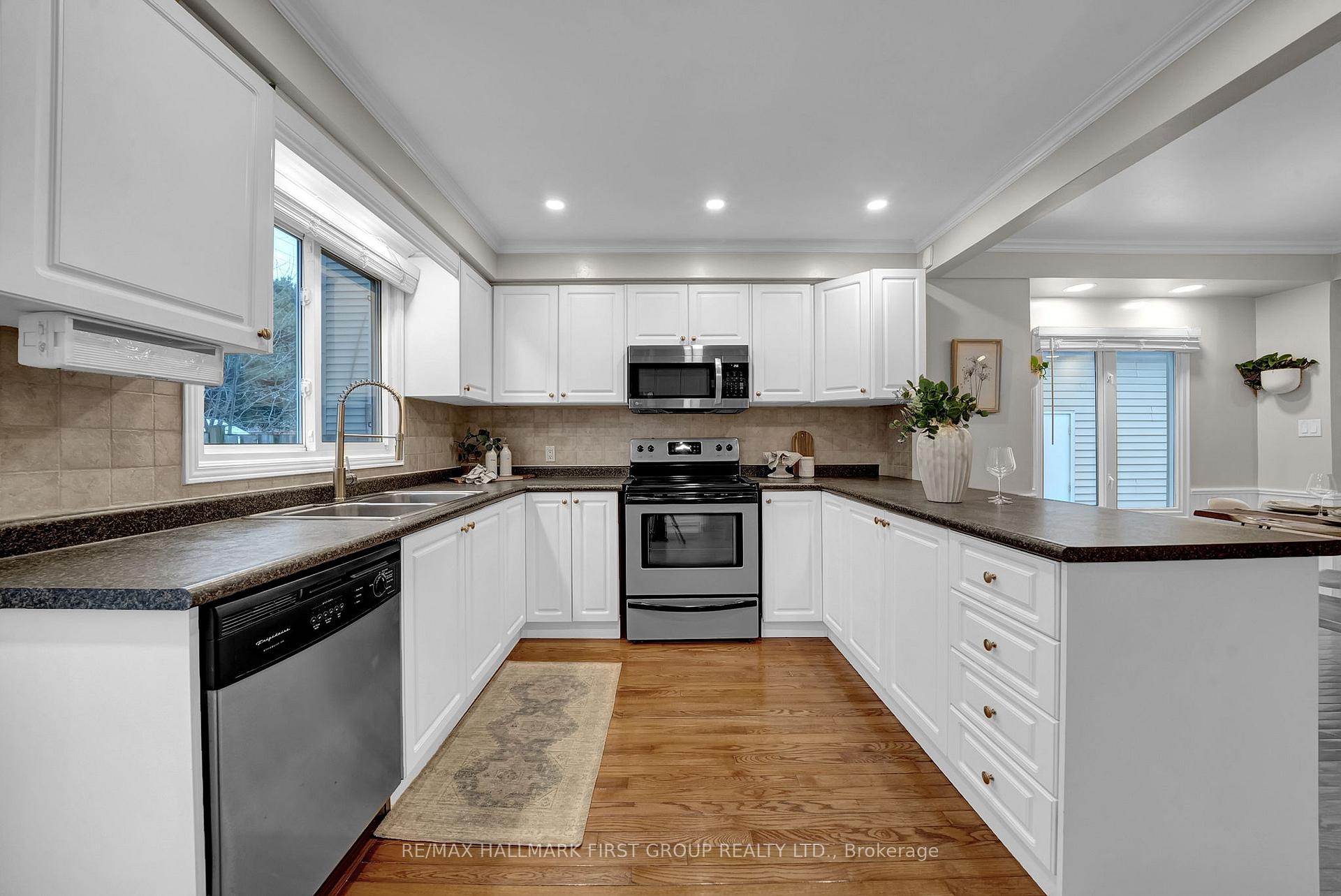 Photo 18 of 979 Ripley Crescent, Oshawa, Pinecrest — HOMEH