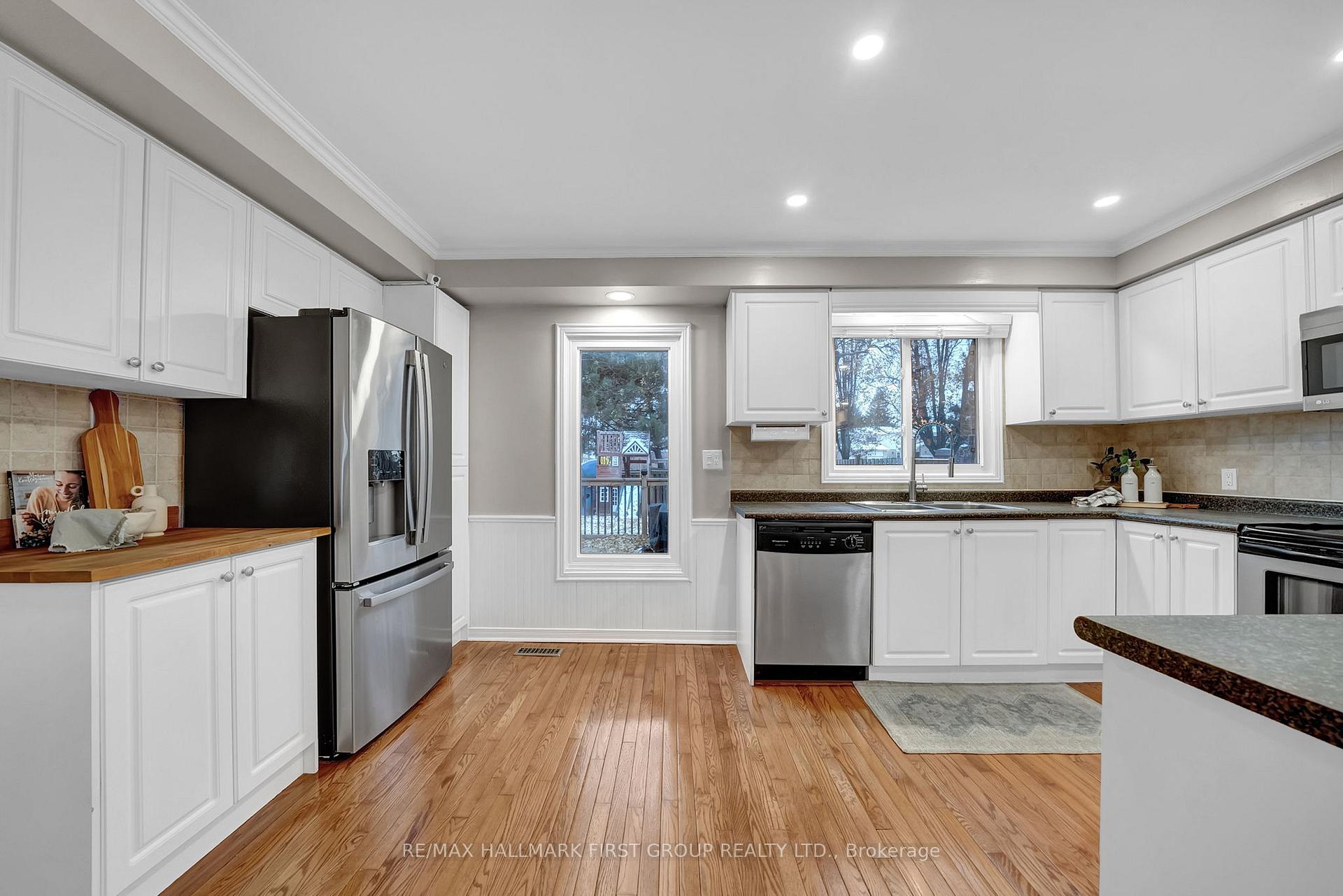 Photo 19 of 979 Ripley Crescent, Oshawa, Pinecrest — HOMEH