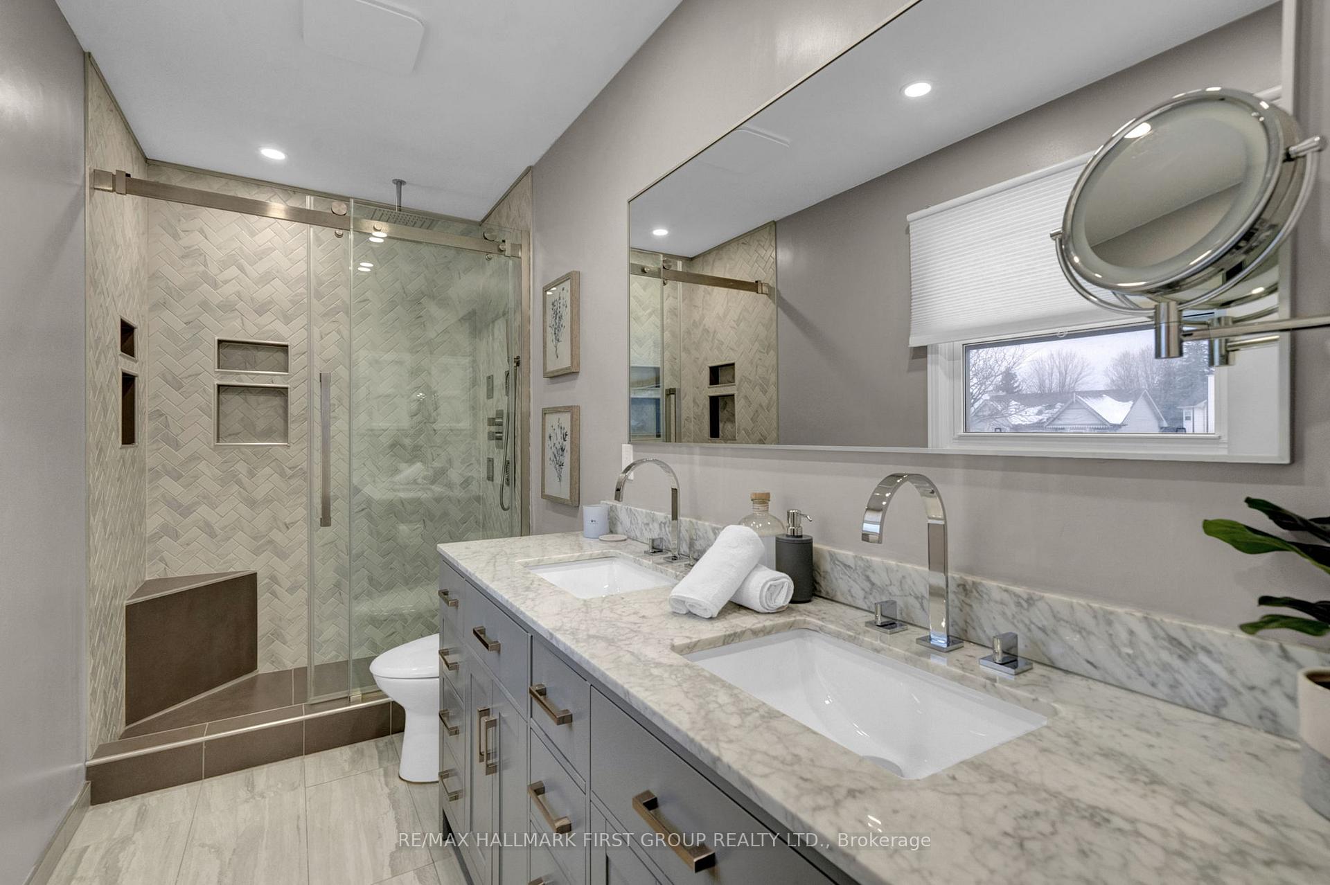 Photo 24 of 979 Ripley Crescent, Oshawa, Pinecrest — HOMEH