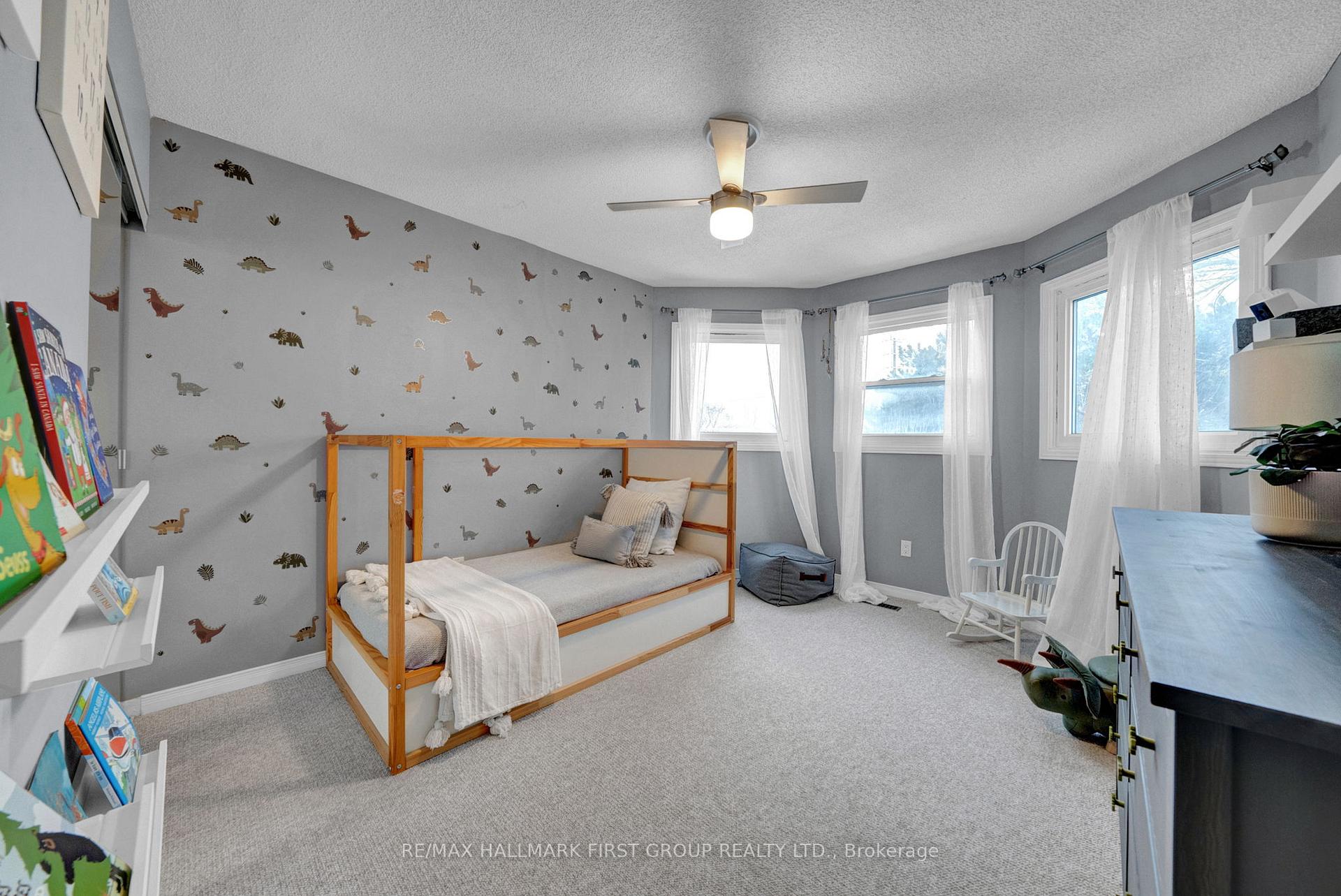 Photo 25 of 979 Ripley Crescent, Oshawa, Pinecrest — HOMEH
