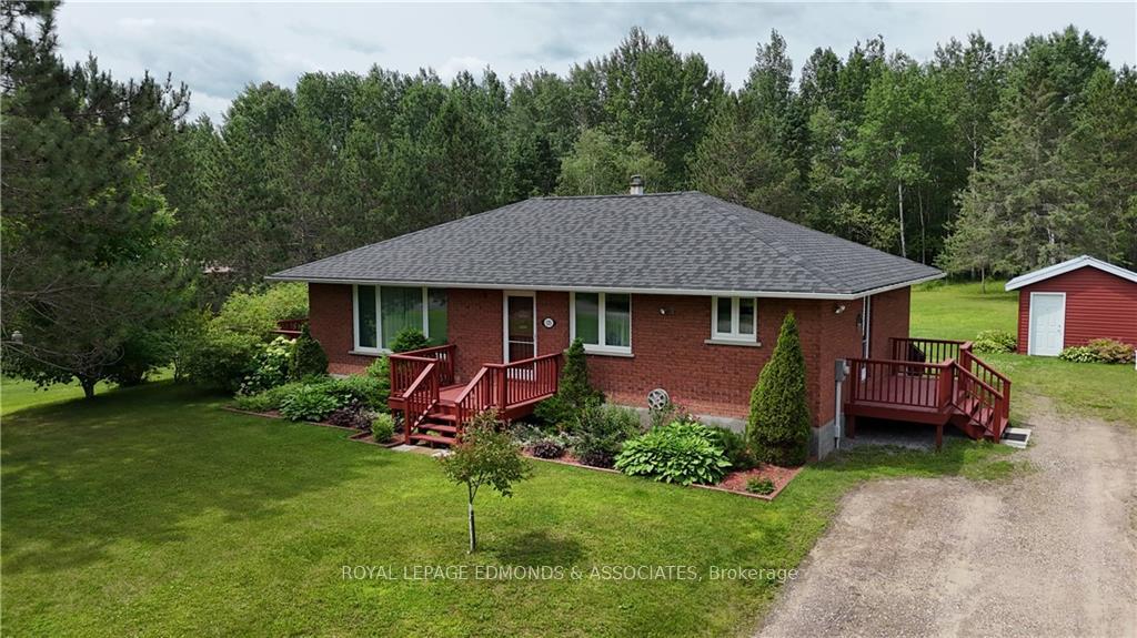 Photo 1 of 125 Griffith Wagner Road, North Algona Wilberforce, North Algona/Wilberforce Twp — HOMEH