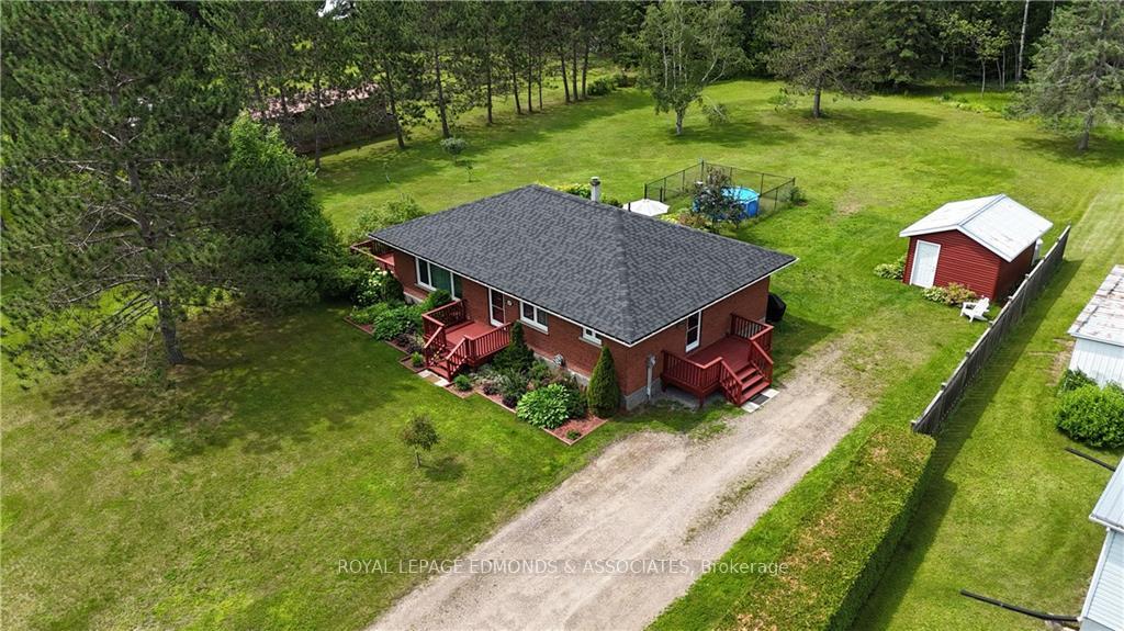 Photo 2 of 125 Griffith Wagner Road, North Algona Wilberforce, North Algona/Wilberforce Twp — HOMEH