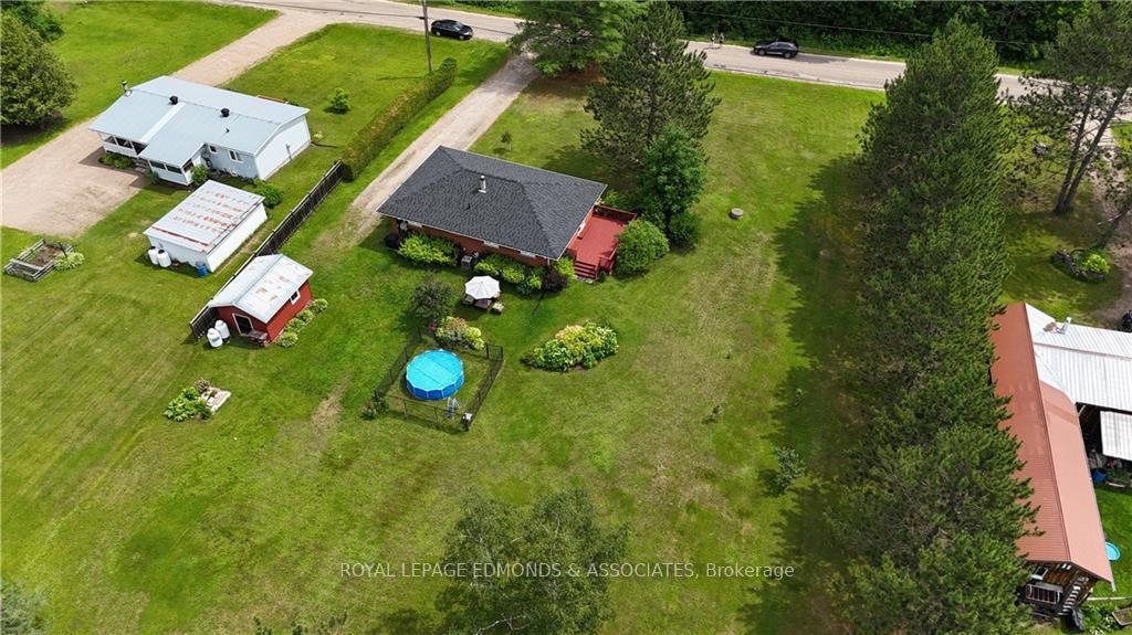 Photo 3 of 125 Griffith Wagner Road, North Algona Wilberforce, North Algona/Wilberforce Twp — HOMEH