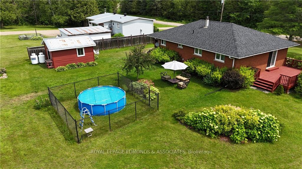 Photo 5 of 125 Griffith Wagner Road, North Algona Wilberforce, North Algona/Wilberforce Twp — HOMEH