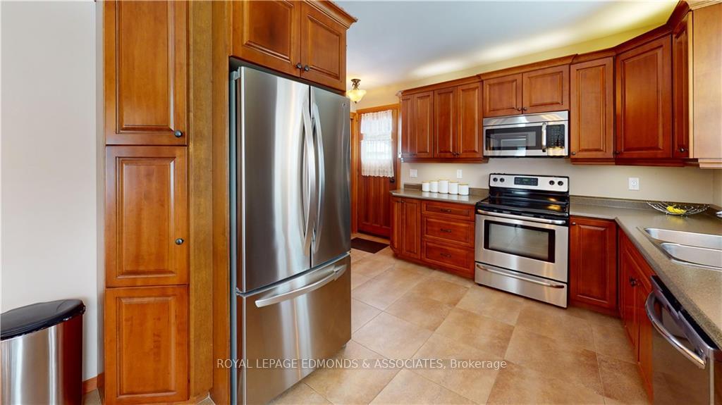 Photo 8 of 125 Griffith Wagner Road, North Algona Wilberforce, North Algona/Wilberforce Twp — HOMEH