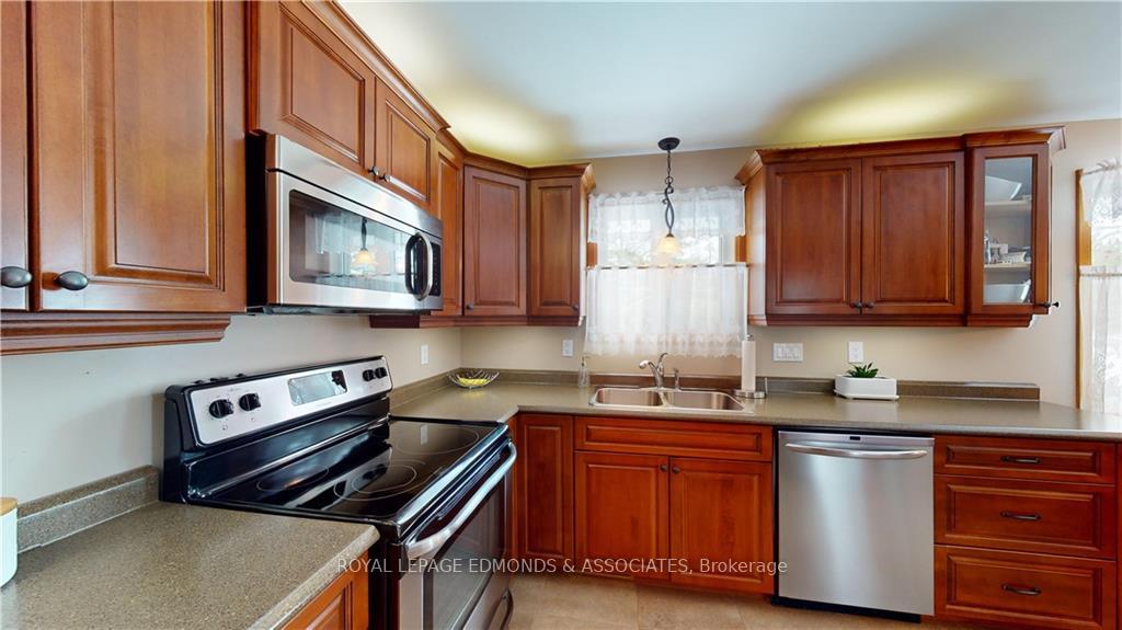 Photo 9 of 125 Griffith Wagner Road, North Algona Wilberforce, North Algona/Wilberforce Twp — HOMEH
