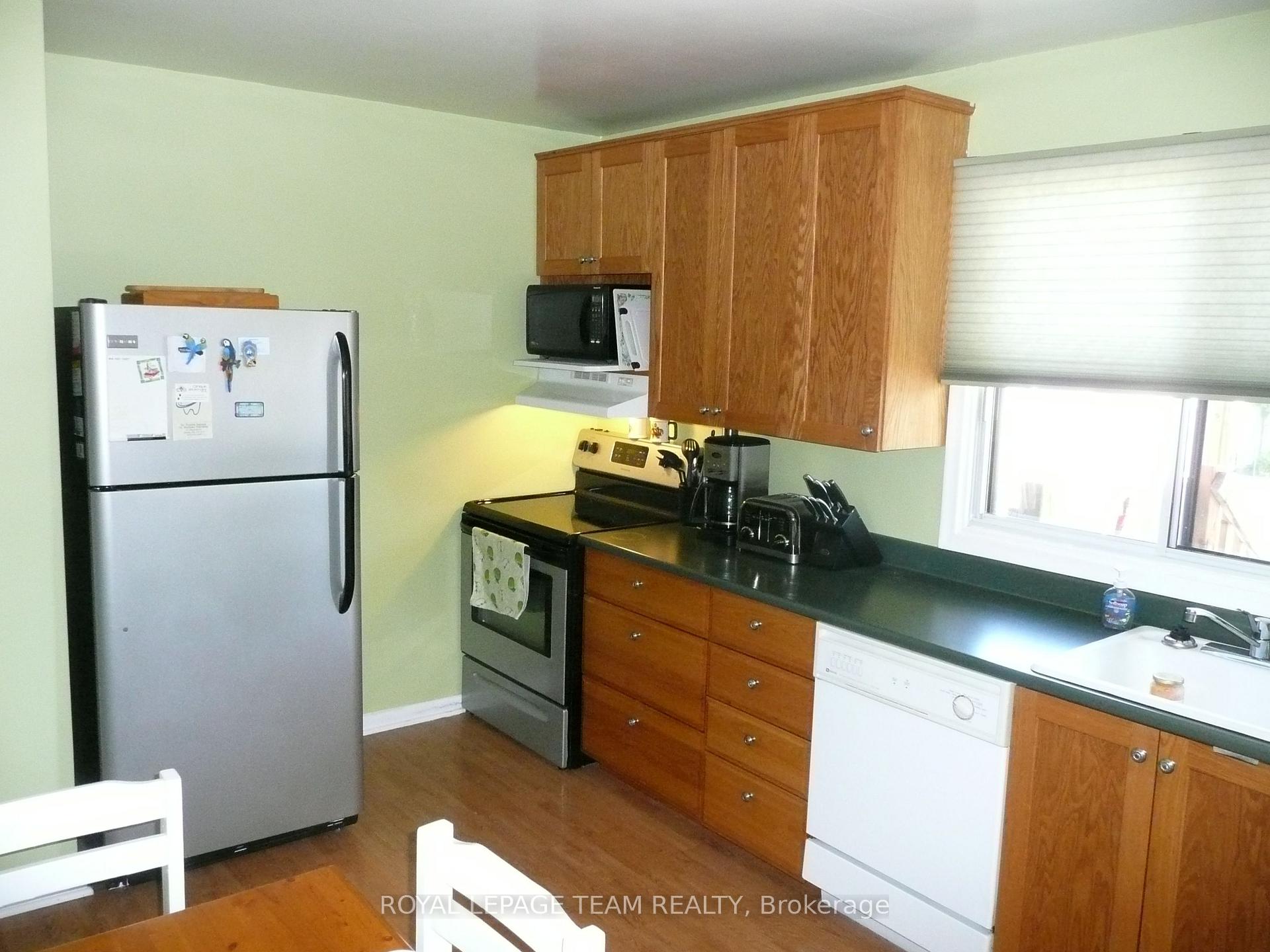 Photo 5 of 775 Trojan Avenue, Ottawa, Castle Heights/Rideau High — HOMEH