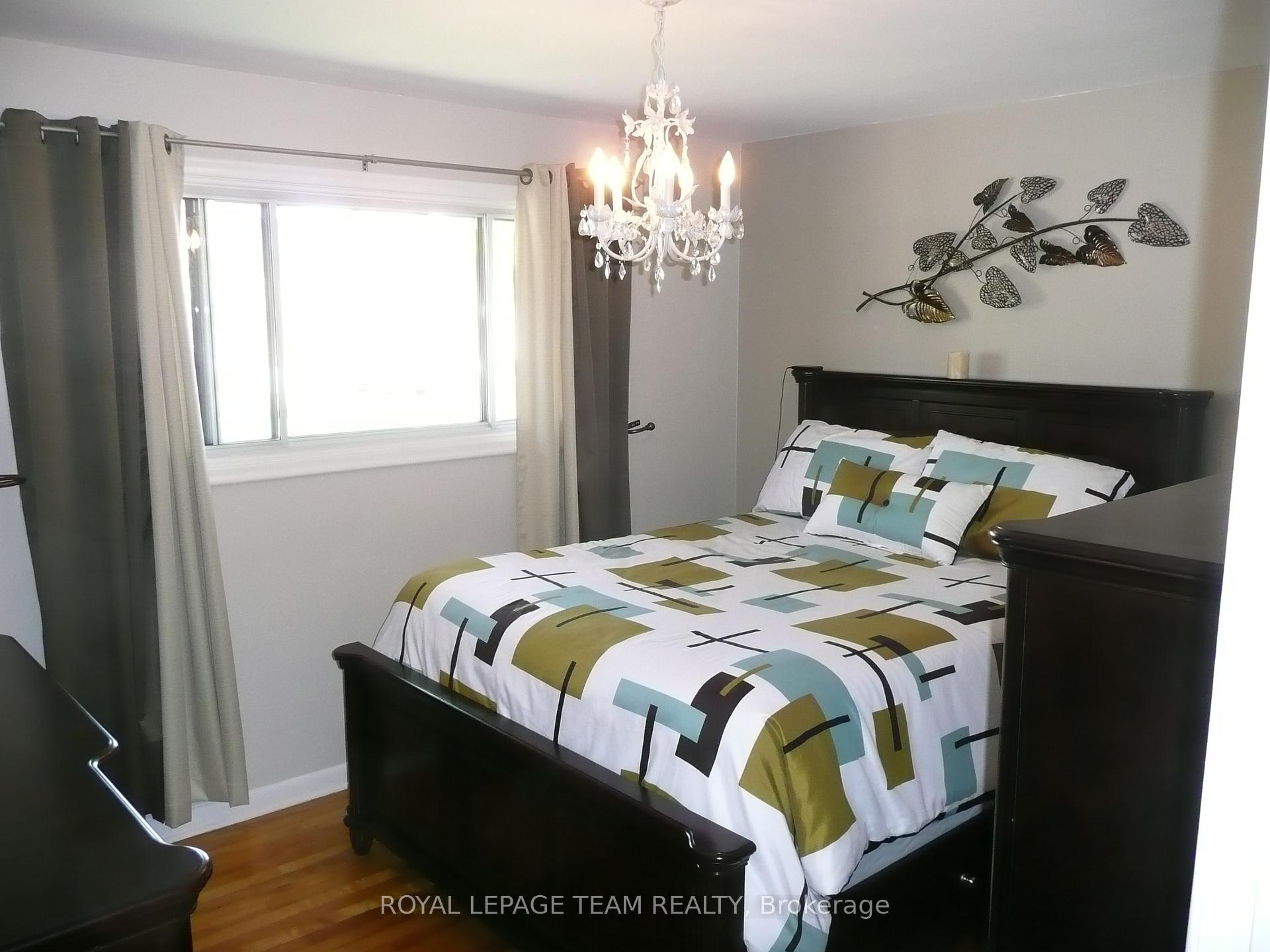 Photo 7 of 775 Trojan Avenue, Ottawa, Castle Heights/Rideau High — HOMEH