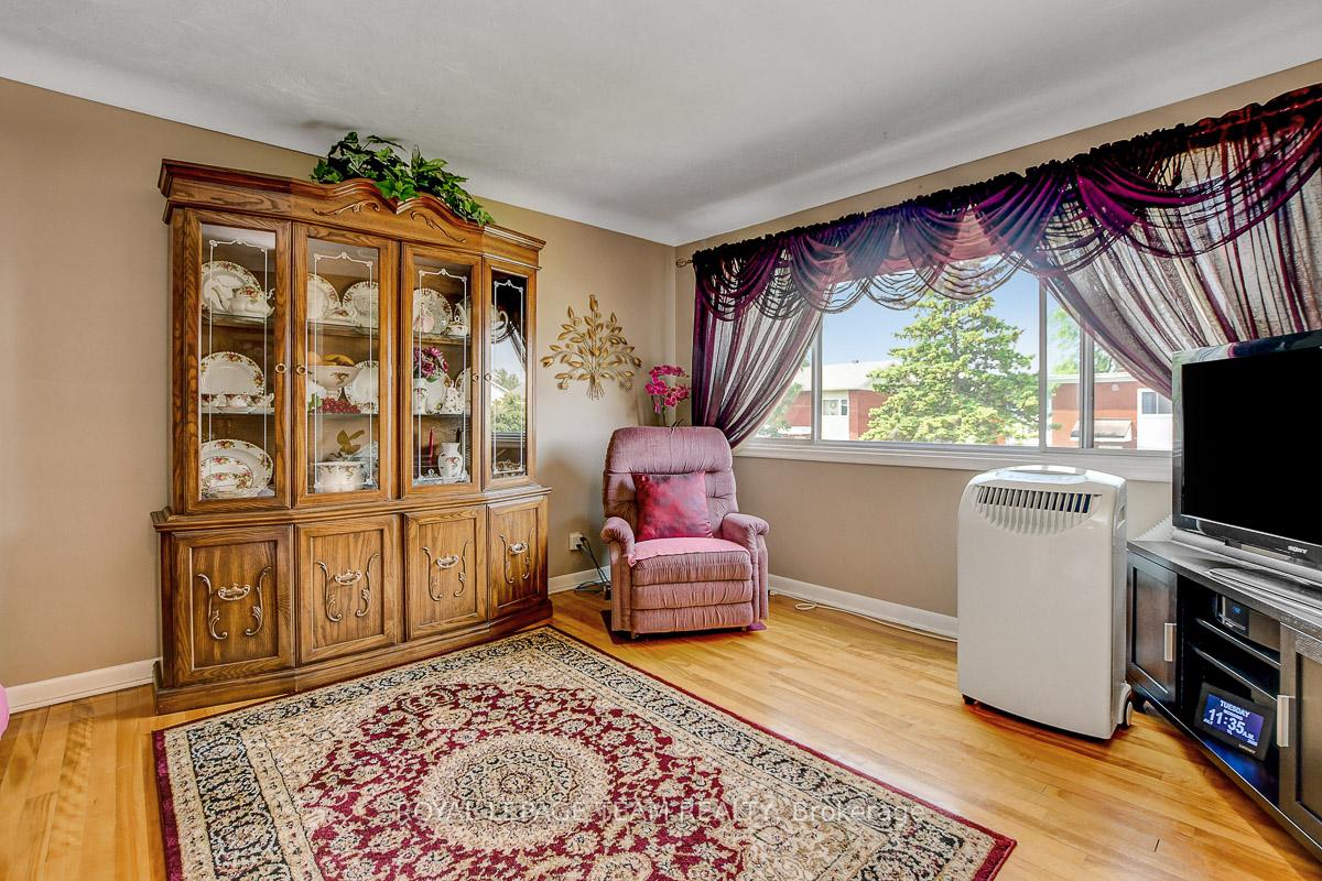 Photo 10 of 775 Trojan Avenue, Ottawa, Castle Heights/Rideau High — HOMEH