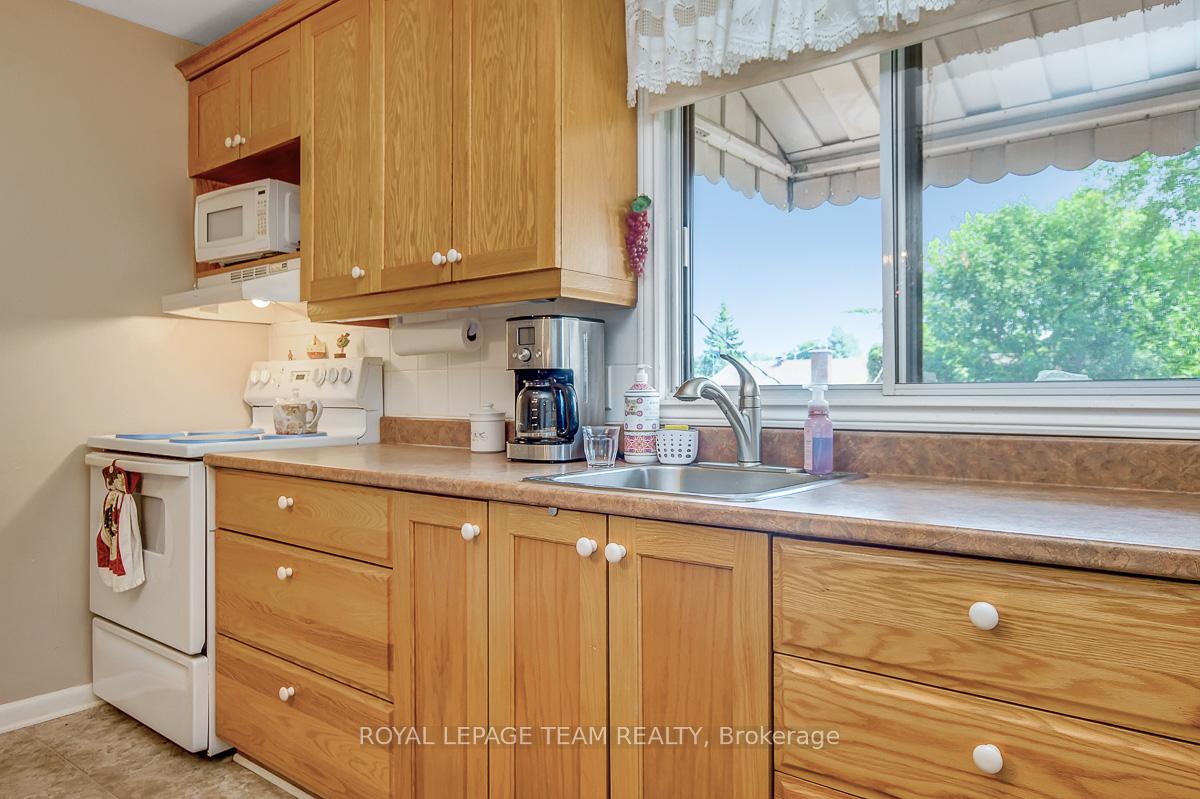 Photo 17 of 775 Trojan Avenue, Ottawa, Castle Heights/Rideau High — HOMEH