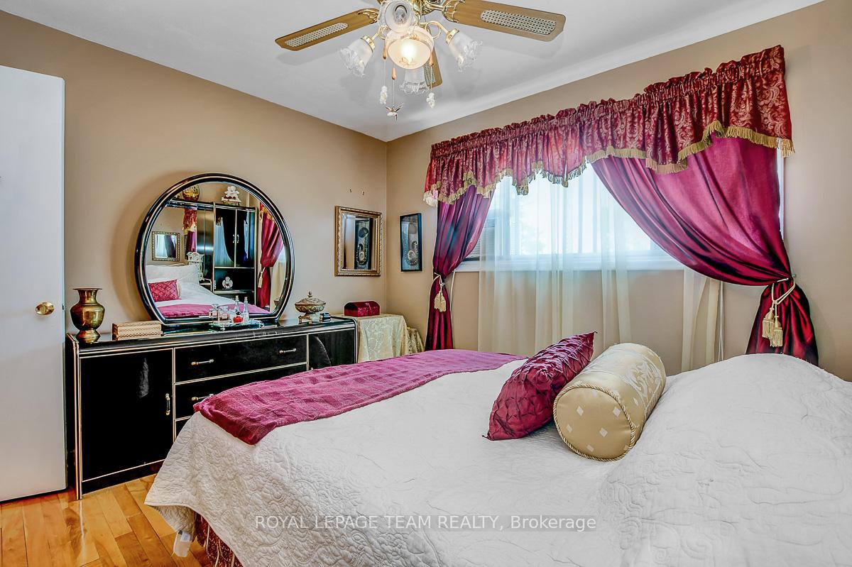 Photo 19 of 775 Trojan Avenue, Ottawa, Castle Heights/Rideau High — HOMEH