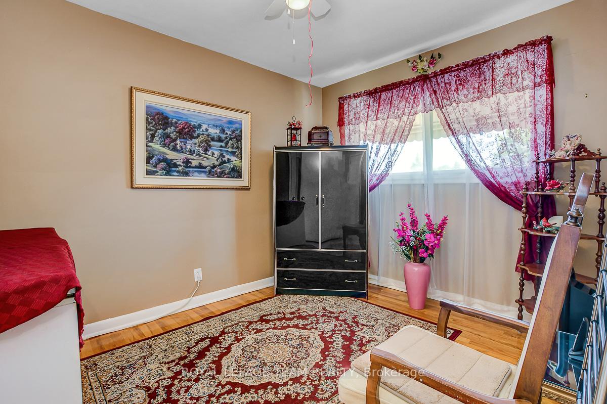 Photo 21 of 775 Trojan Avenue, Ottawa, Castle Heights/Rideau High — HOMEH