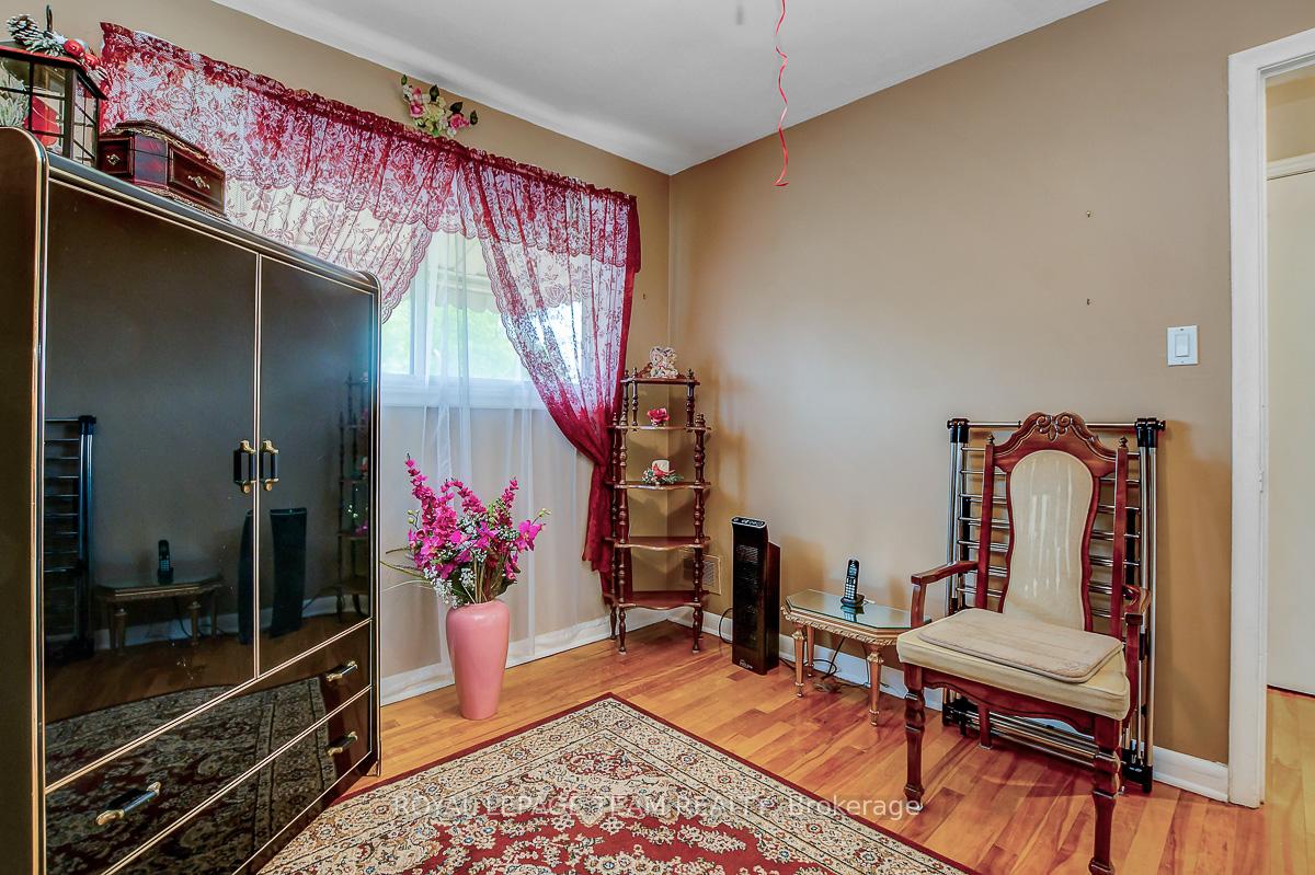 Photo 22 of 775 Trojan Avenue, Ottawa, Castle Heights/Rideau High — HOMEH
