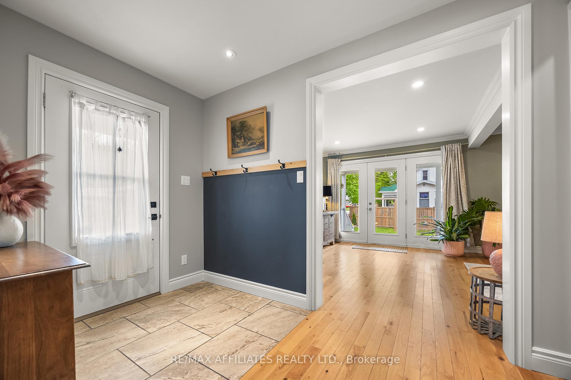 Photo 4 of 111 Drummond Street E, Perth — HOMEH