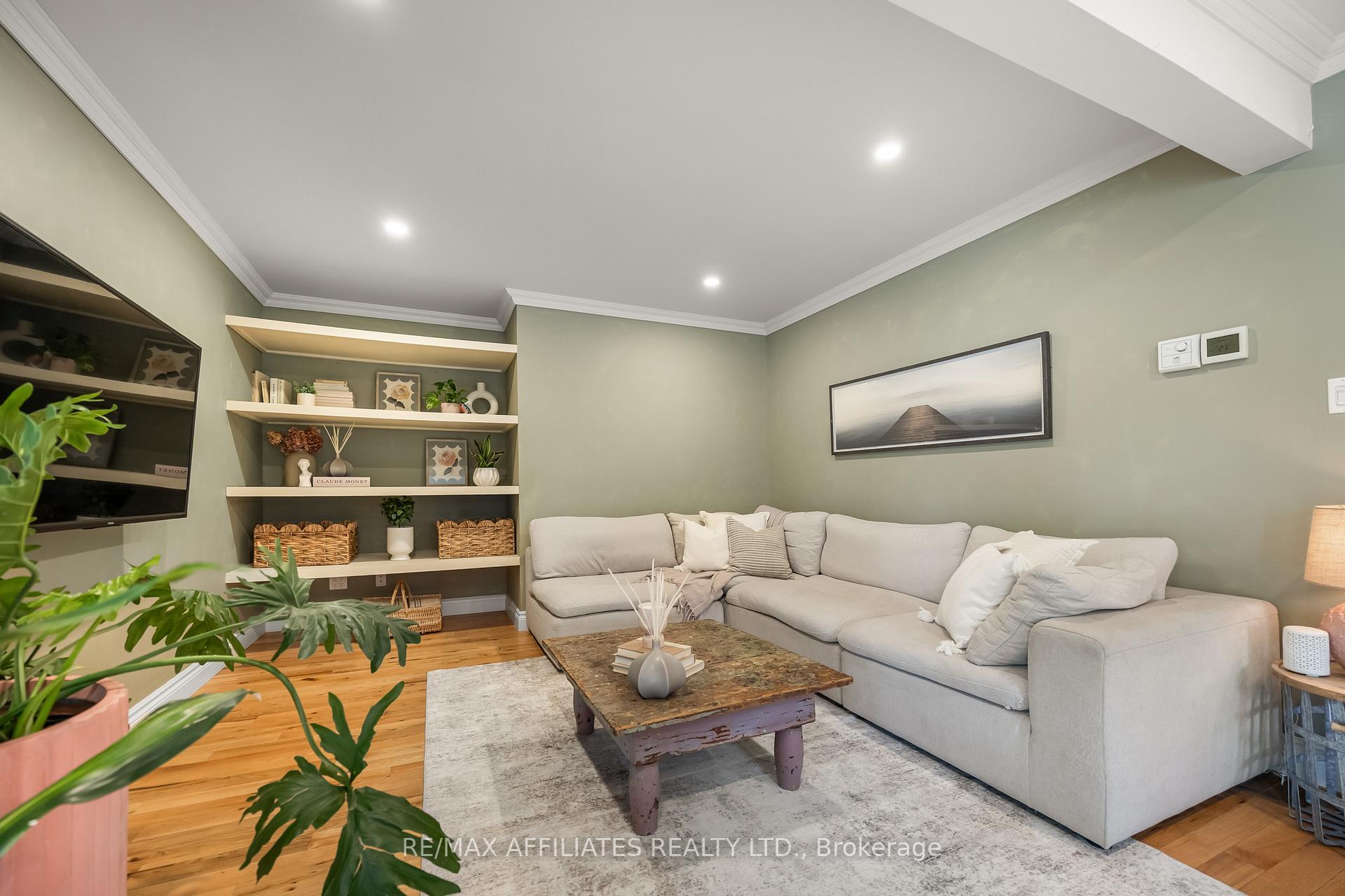 Photo 6 of 111 Drummond Street E, Perth — HOMEH
