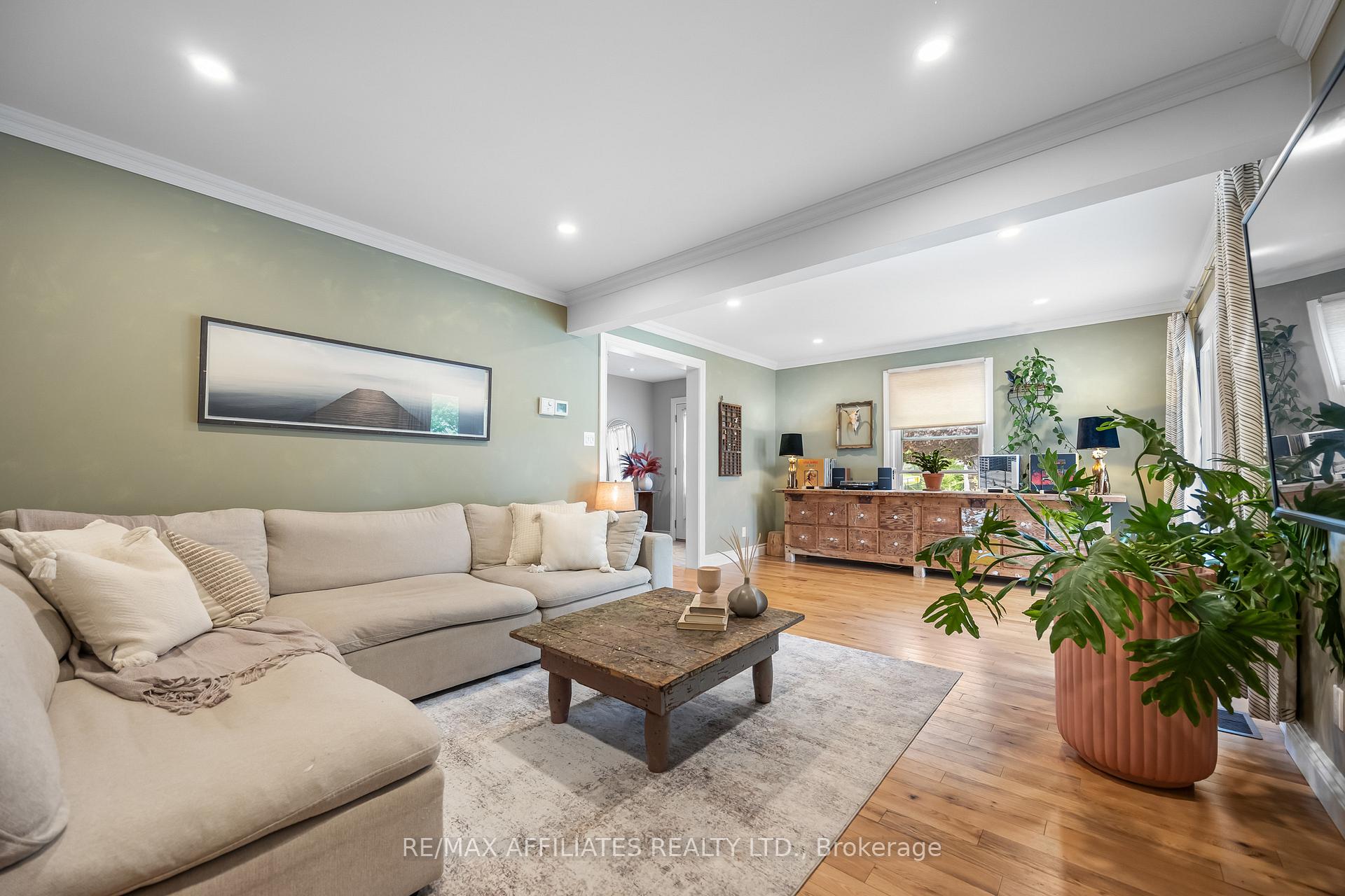Photo 7 of 111 Drummond Street E, Perth — HOMEH