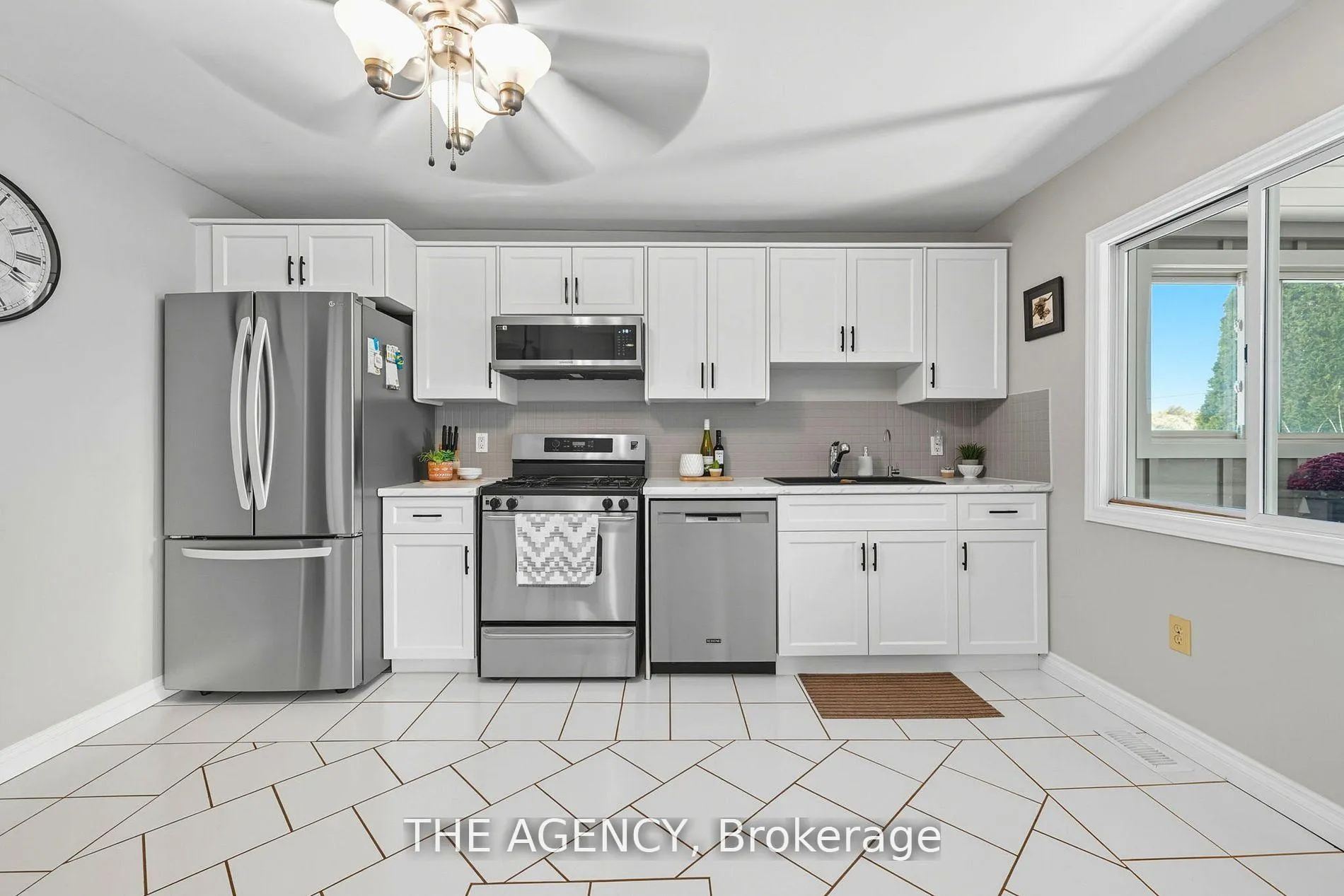Photo 10 of 6359 Lyons Creek Road, Niagara Falls, Lyons Creek — HOMEH