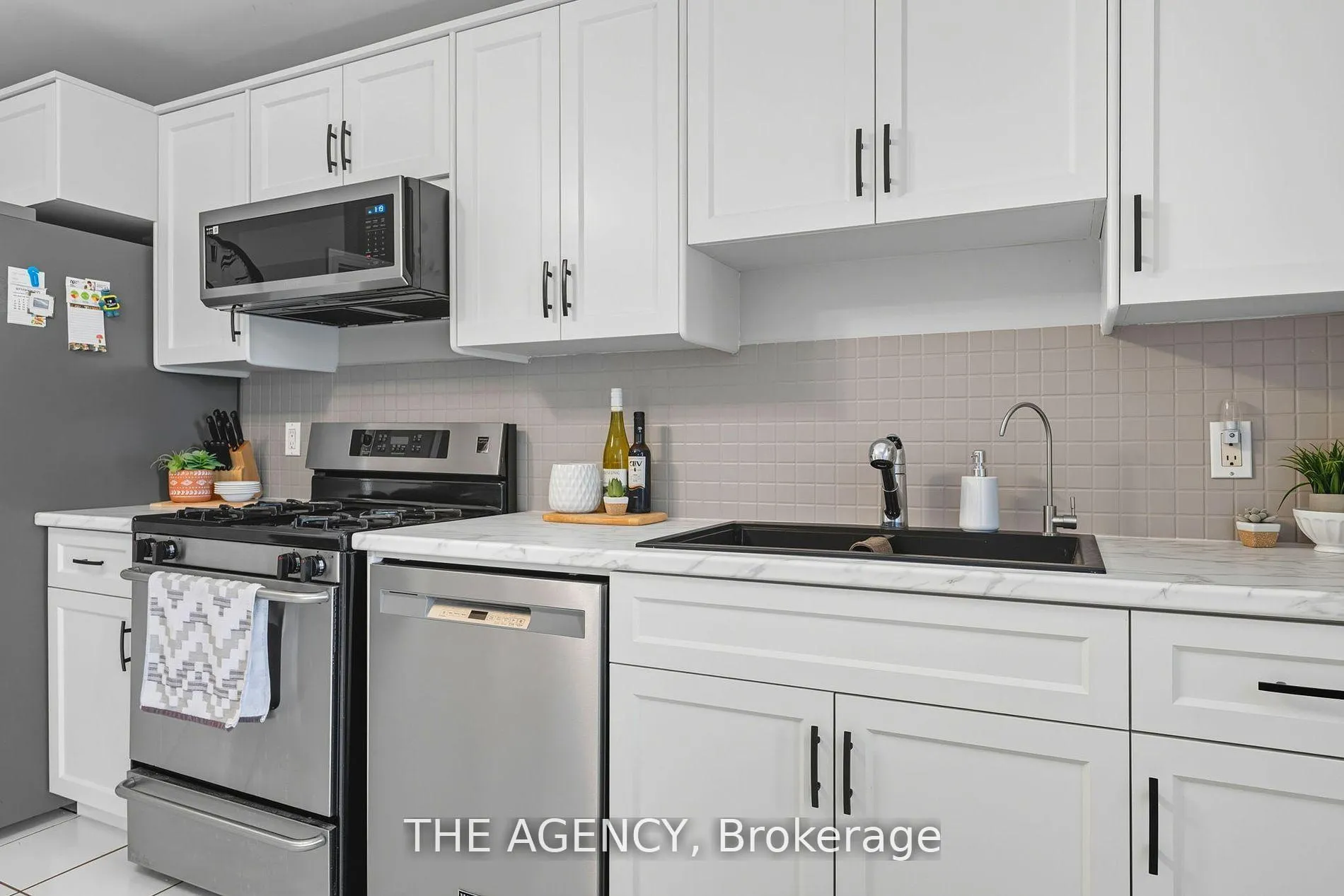 Photo 14 of 6359 Lyons Creek Road, Niagara Falls, Lyons Creek — HOMEH