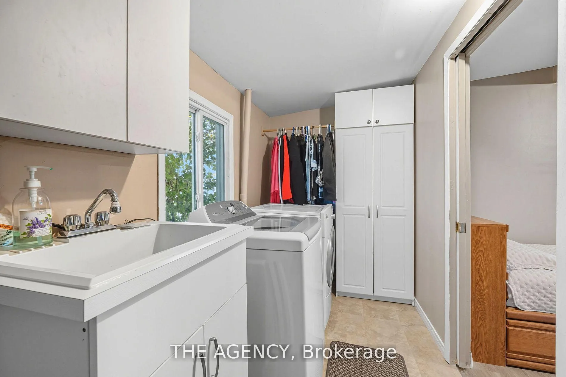 Photo 24 of 6359 Lyons Creek Road, Niagara Falls, Lyons Creek — HOMEH