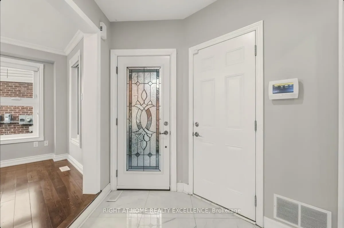 Photo 7 of 11 Gunning Crescent, New Tecumseth, Tottenham — HOMEH