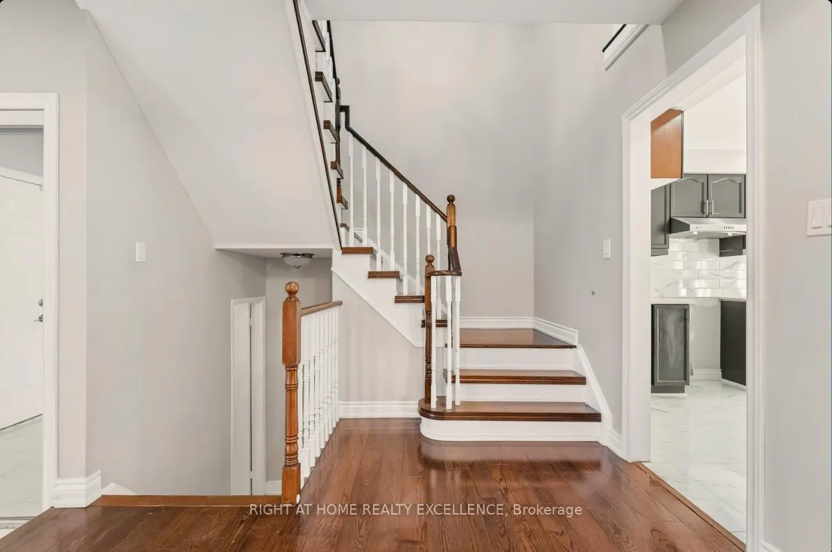 Photo 9 of 11 Gunning Crescent, New Tecumseth, Tottenham — HOMEH