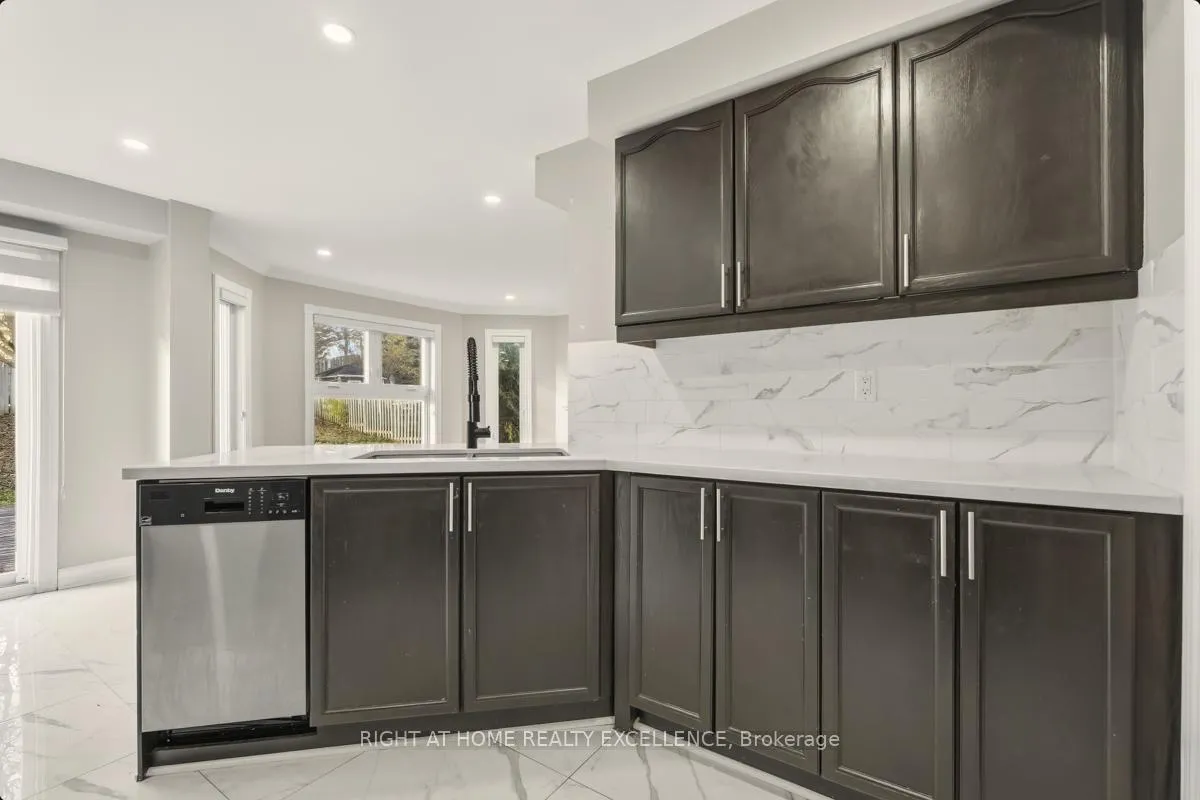 Photo 18 of 11 Gunning Crescent, New Tecumseth, Tottenham — HOMEH