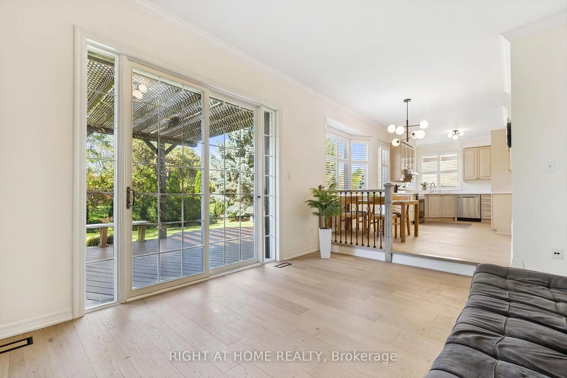 Photo 7 of 1413 Pinecliff Road, Oakville, West Oak Trails — HOMEH