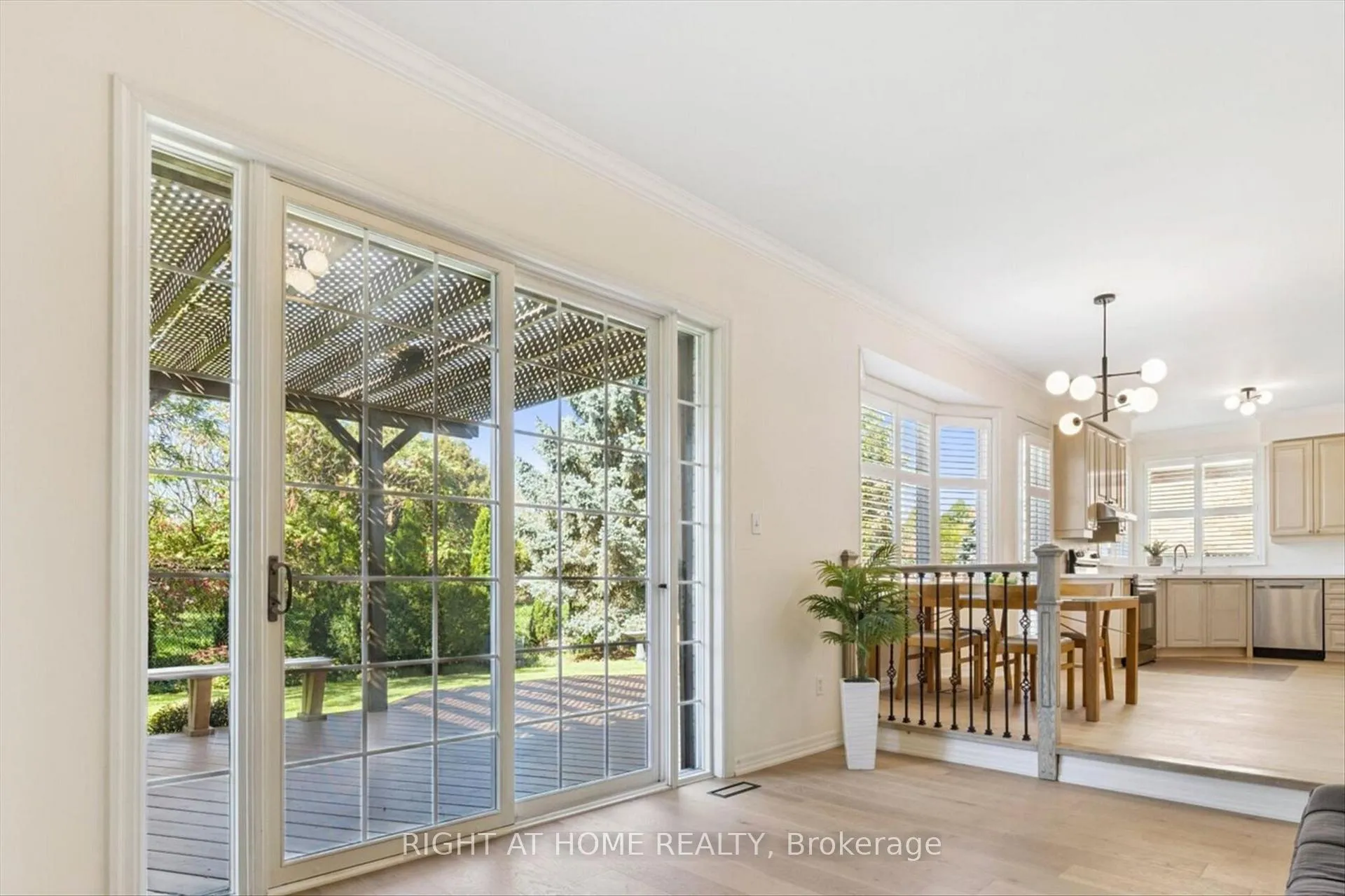 Photo 8 of 1413 Pinecliff Road, Oakville, West Oak Trails — HOMEH