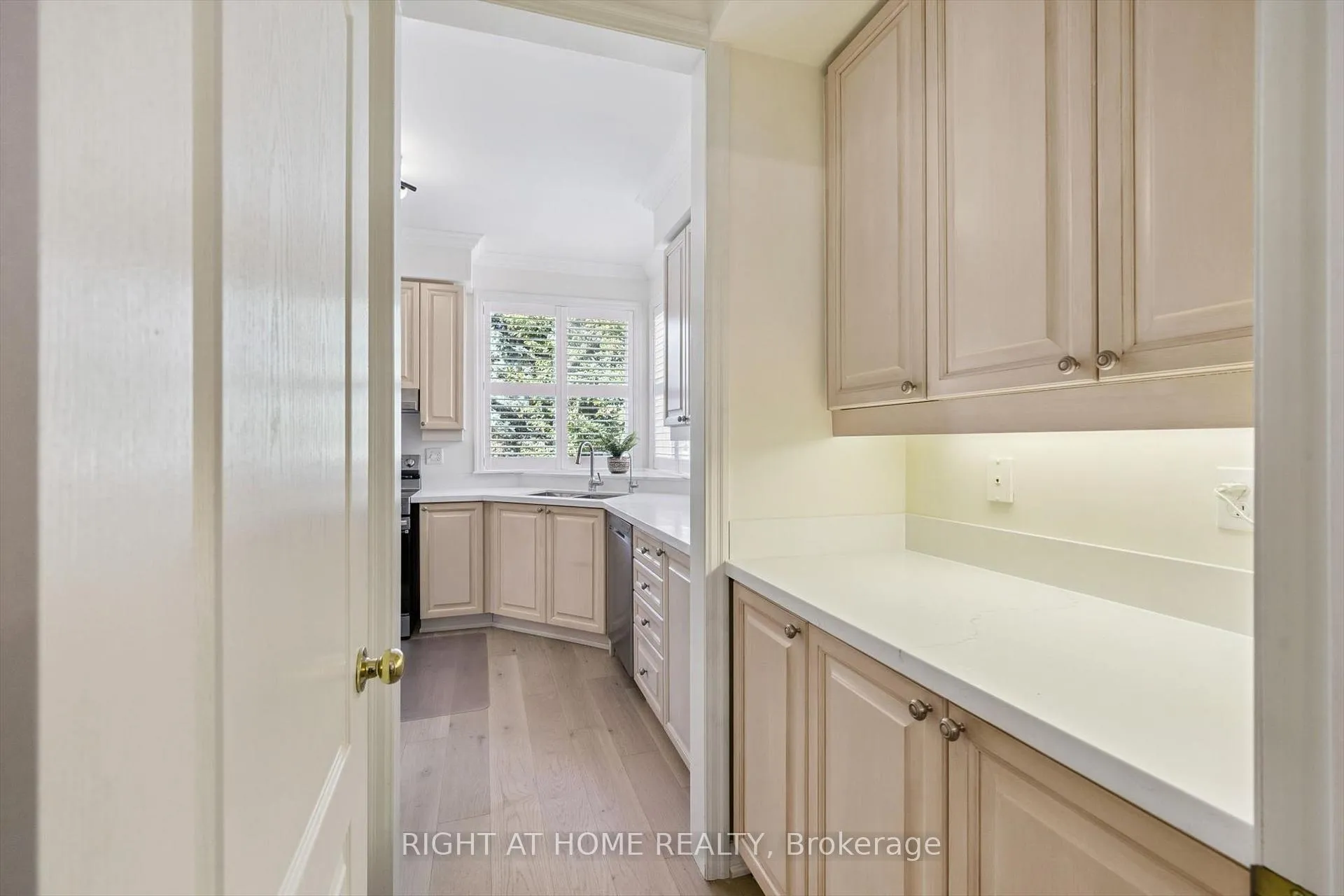 Photo 14 of 1413 Pinecliff Road, Oakville, West Oak Trails — HOMEH