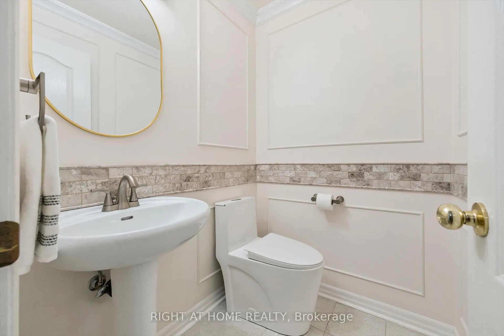 Photo 15 of 1413 Pinecliff Road, Oakville, West Oak Trails — HOMEH