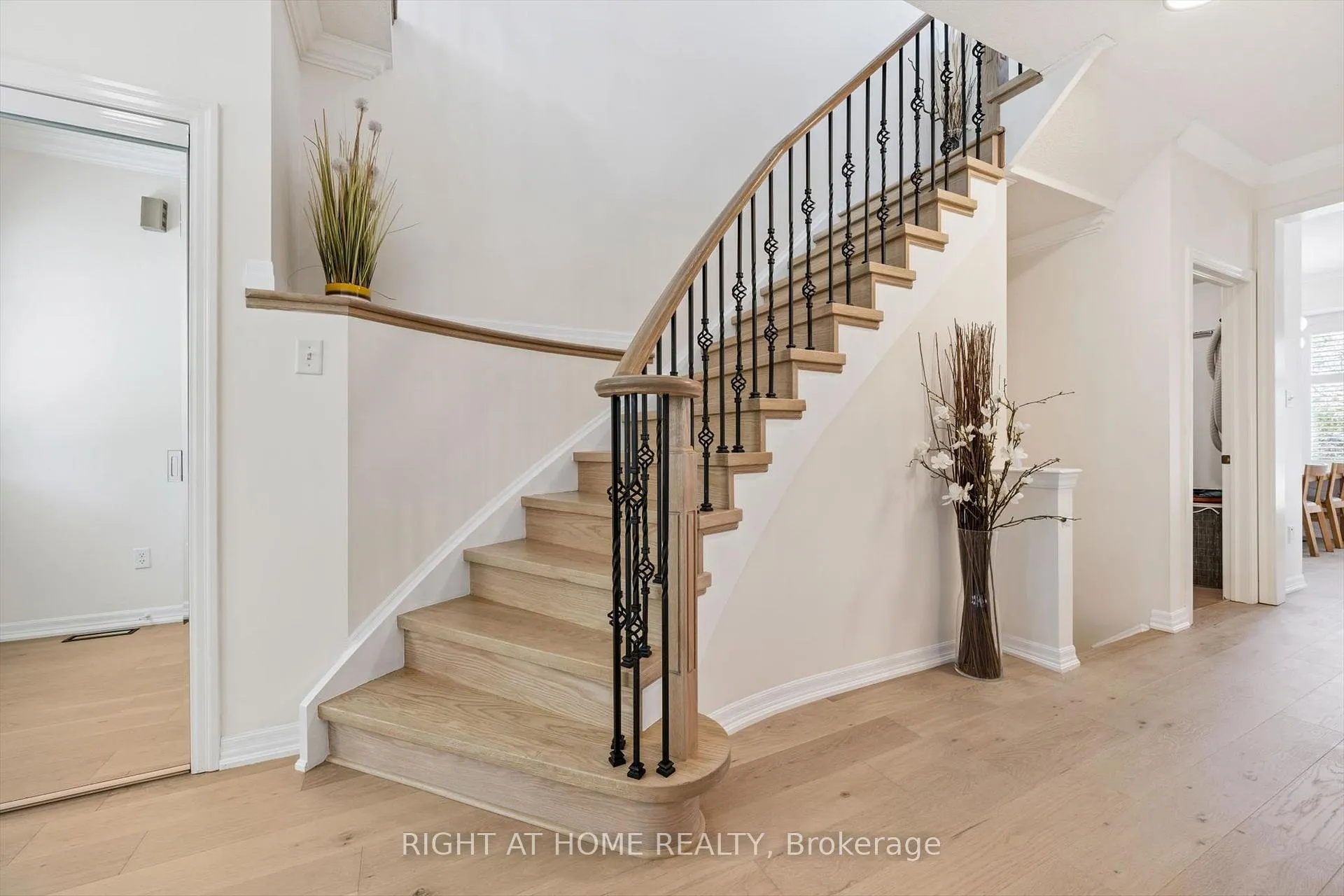 Photo 16 of 1413 Pinecliff Road, Oakville, West Oak Trails — HOMEH