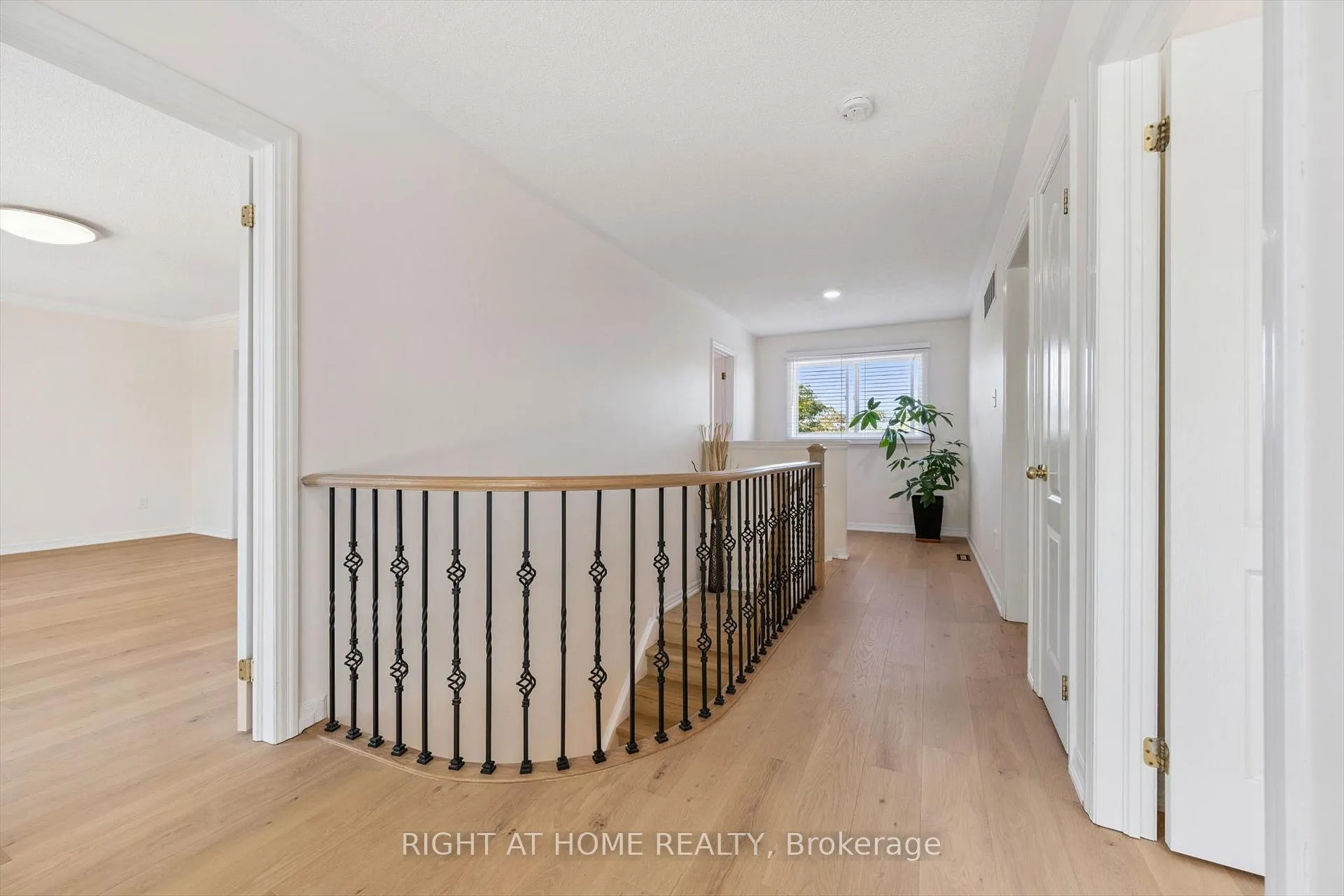 Photo 17 of 1413 Pinecliff Road, Oakville, West Oak Trails — HOMEH