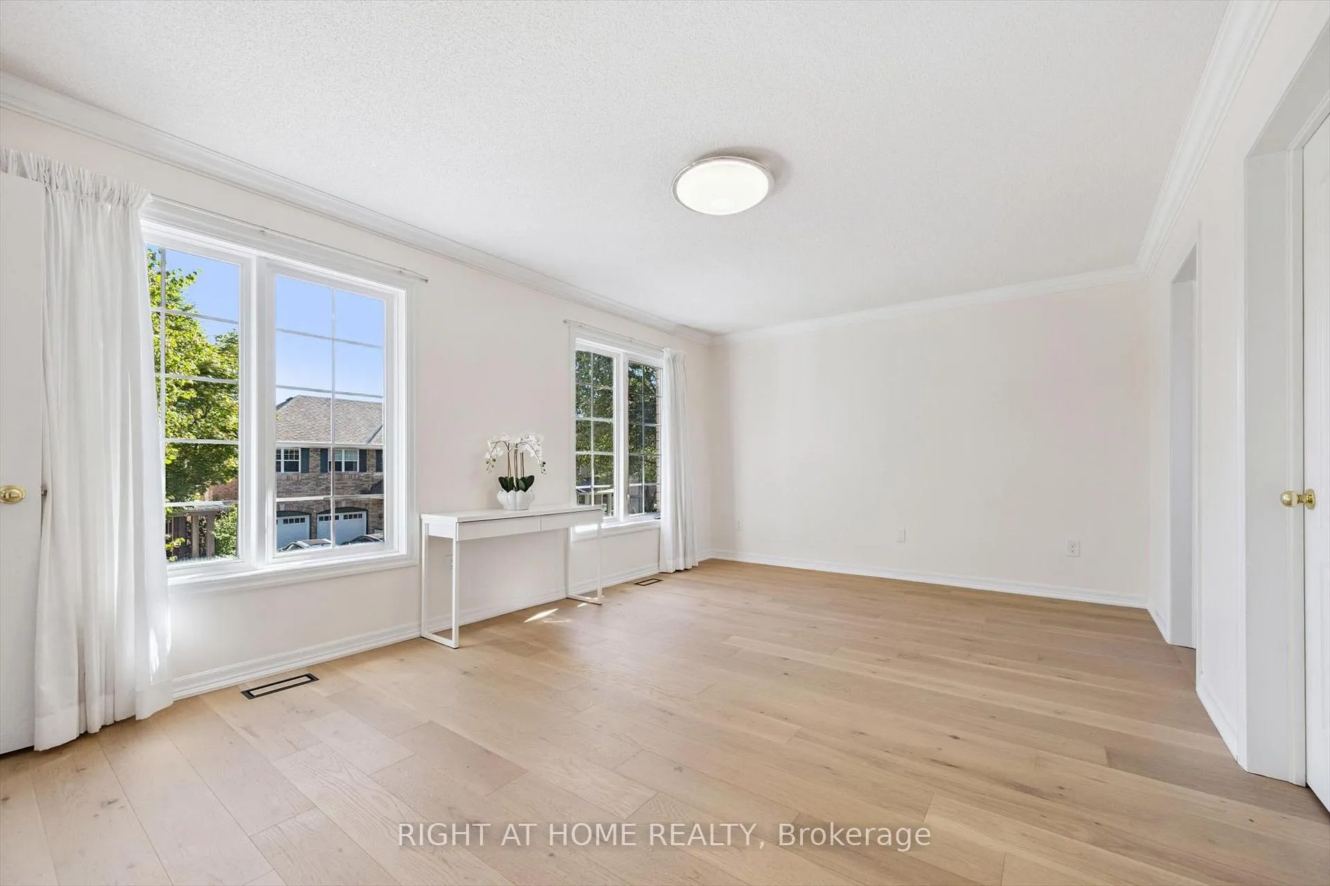 Photo 18 of 1413 Pinecliff Road, Oakville, West Oak Trails — HOMEH