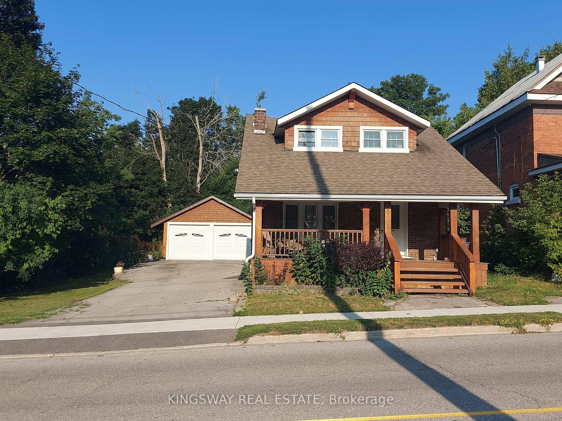 Photo 2 of 79 Patrick Street S, Orillia — HOMEH