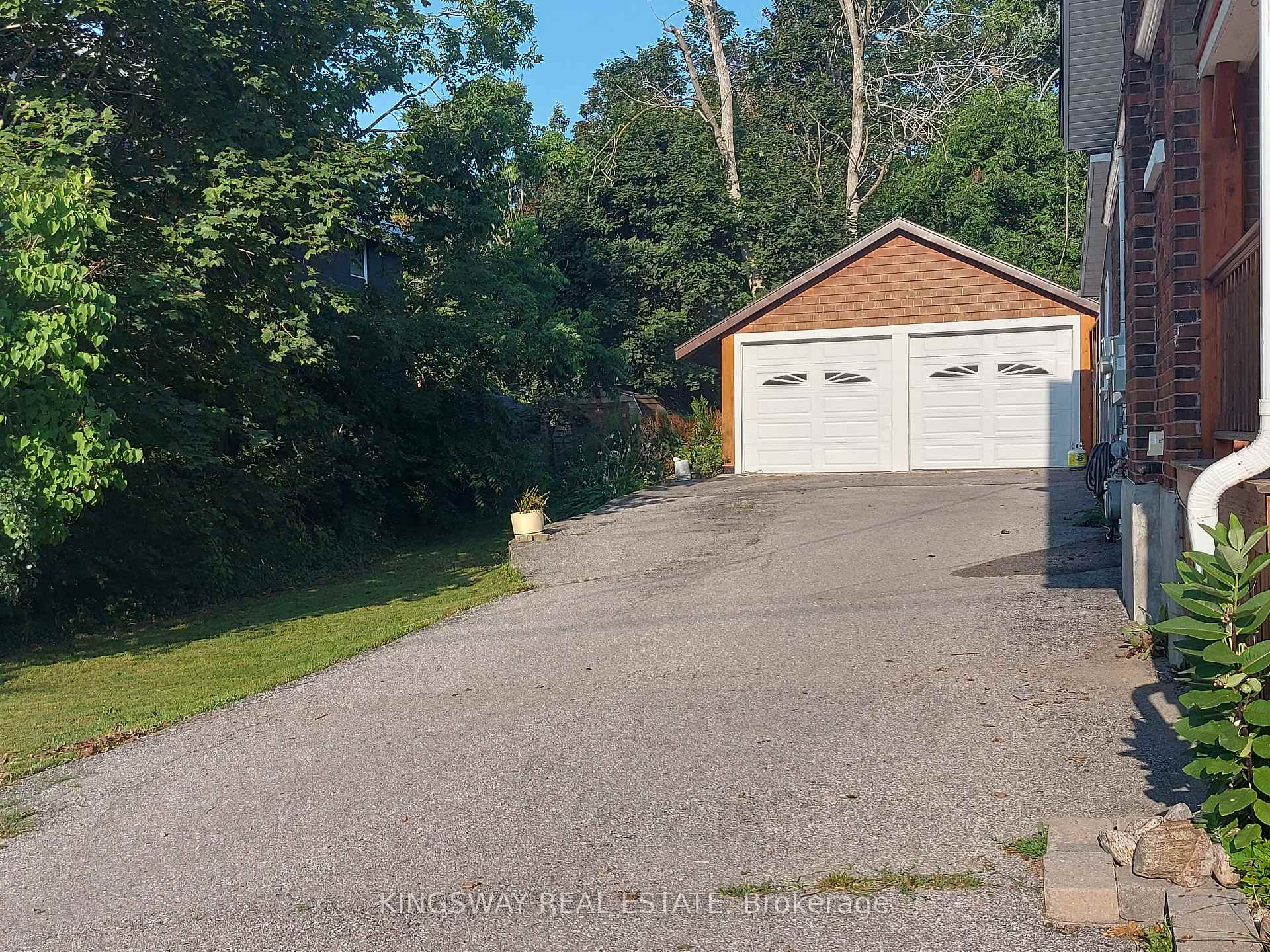 Photo 3 of 79 Patrick Street S, Orillia — HOMEH