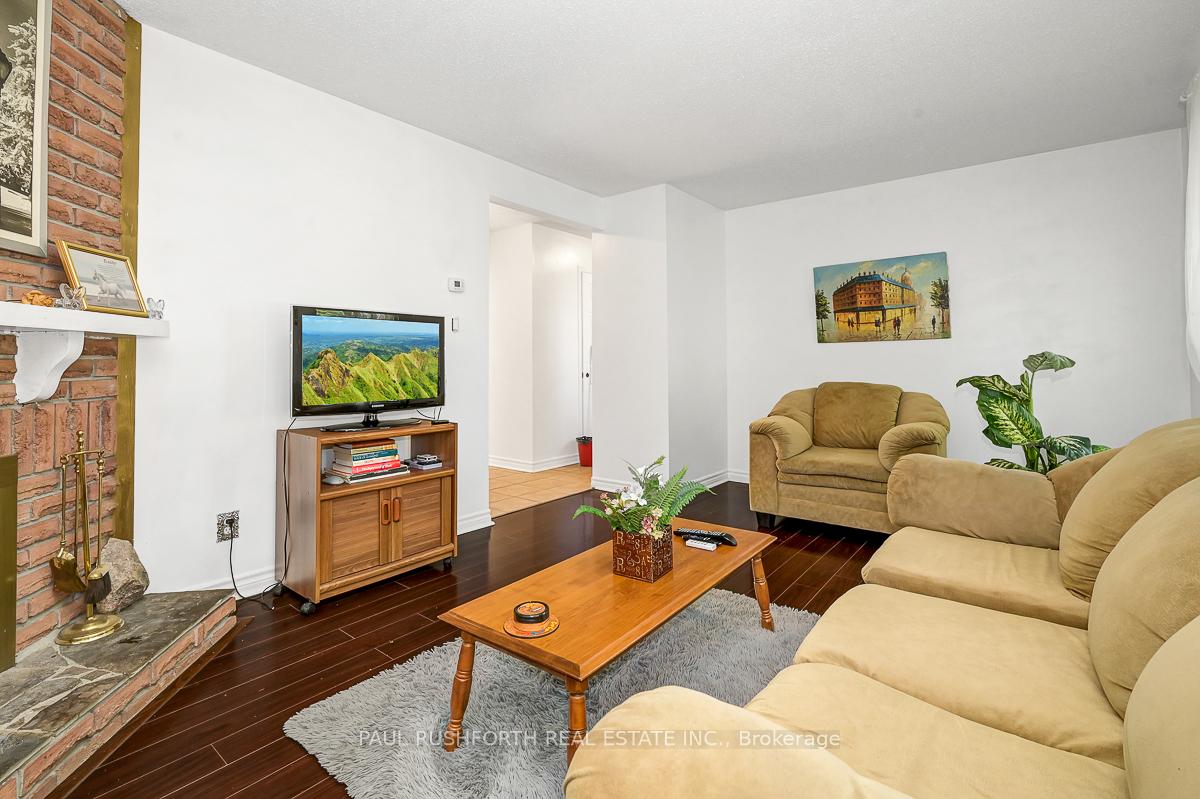 Photo 3 of 767 Vinette Crescent, Ottawa, Chatelaine Village — HOMEH