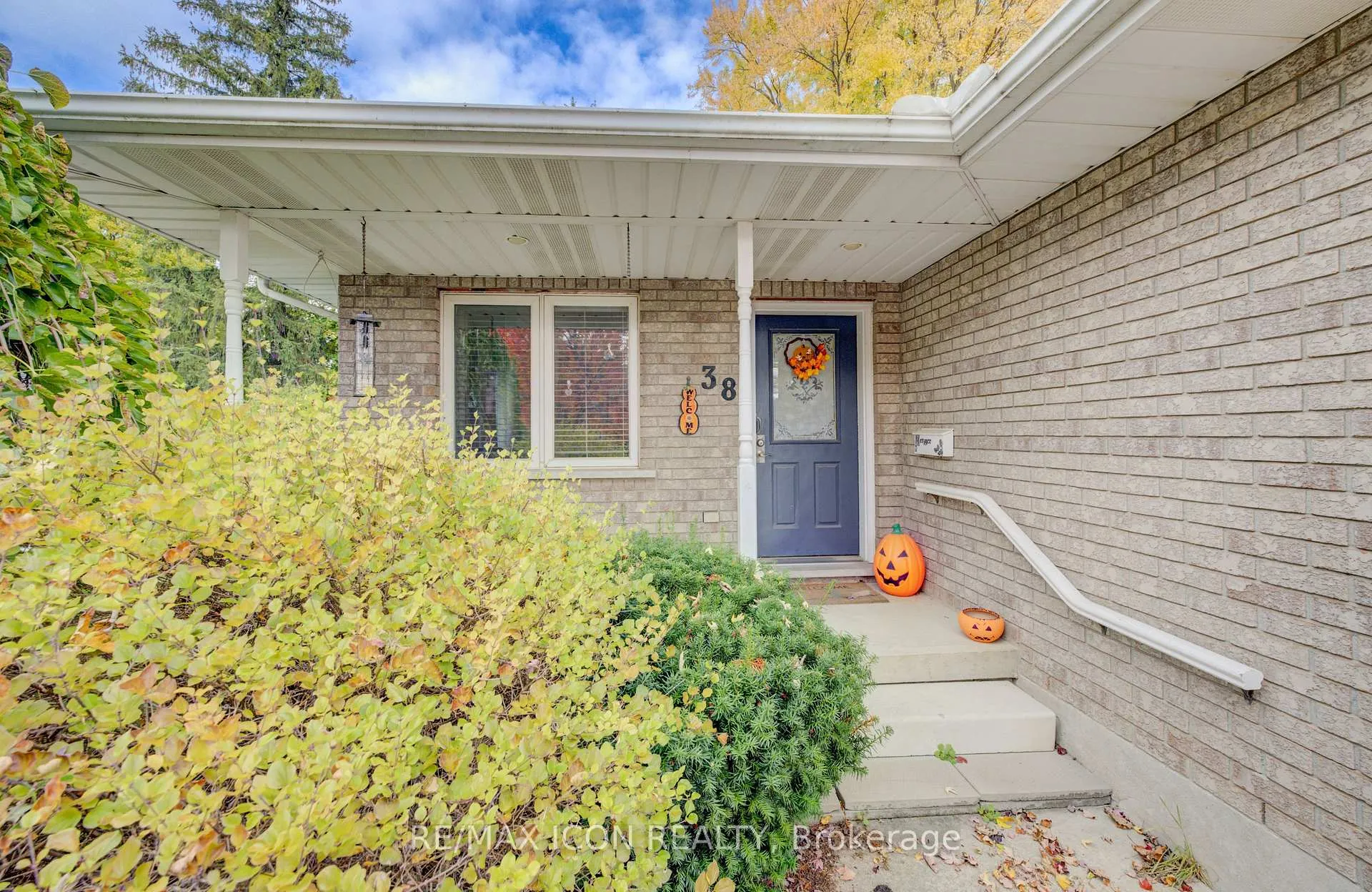 Photo 3 of 38 Mill Street E, Perth East, Milverton — HOMEH
