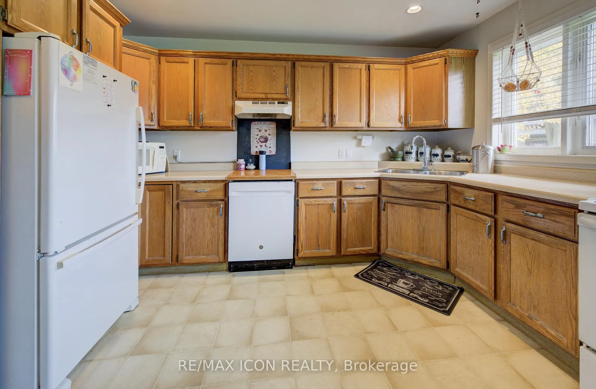 Photo 10 of 38 Mill Street E, Perth East, Milverton — HOMEH