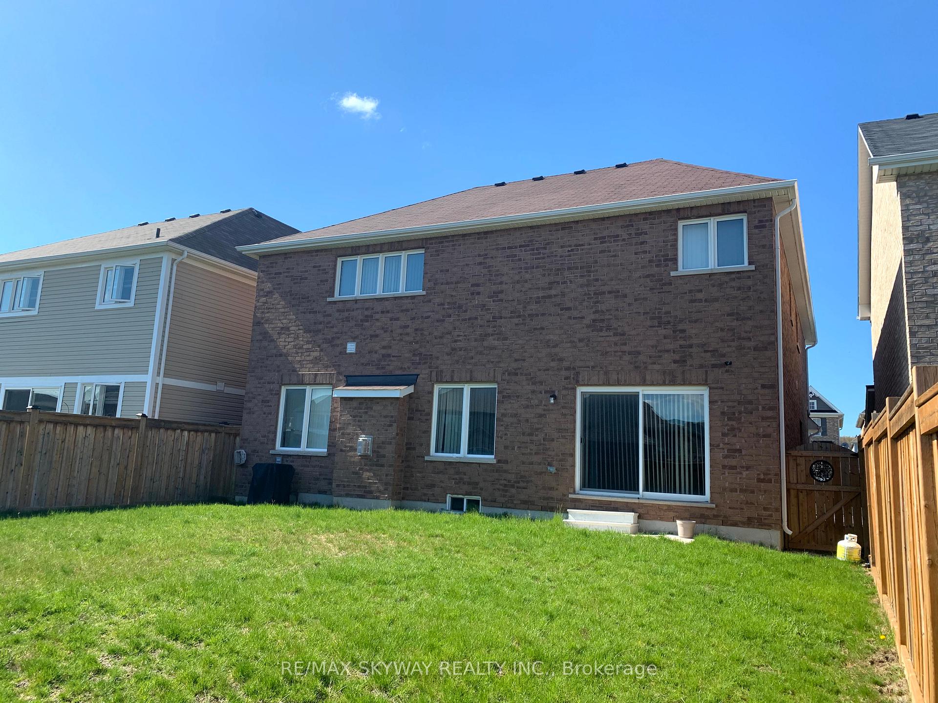 Photo 6 of 27 Swenson Street, New Tecumseth, Alliston — HOMEH