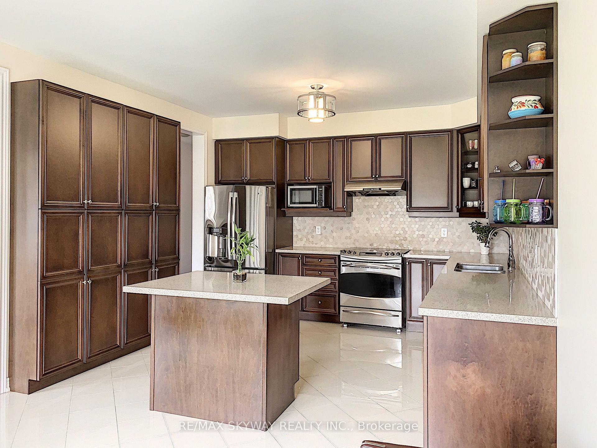 Photo 14 of 27 Swenson Street, New Tecumseth, Alliston — HOMEH