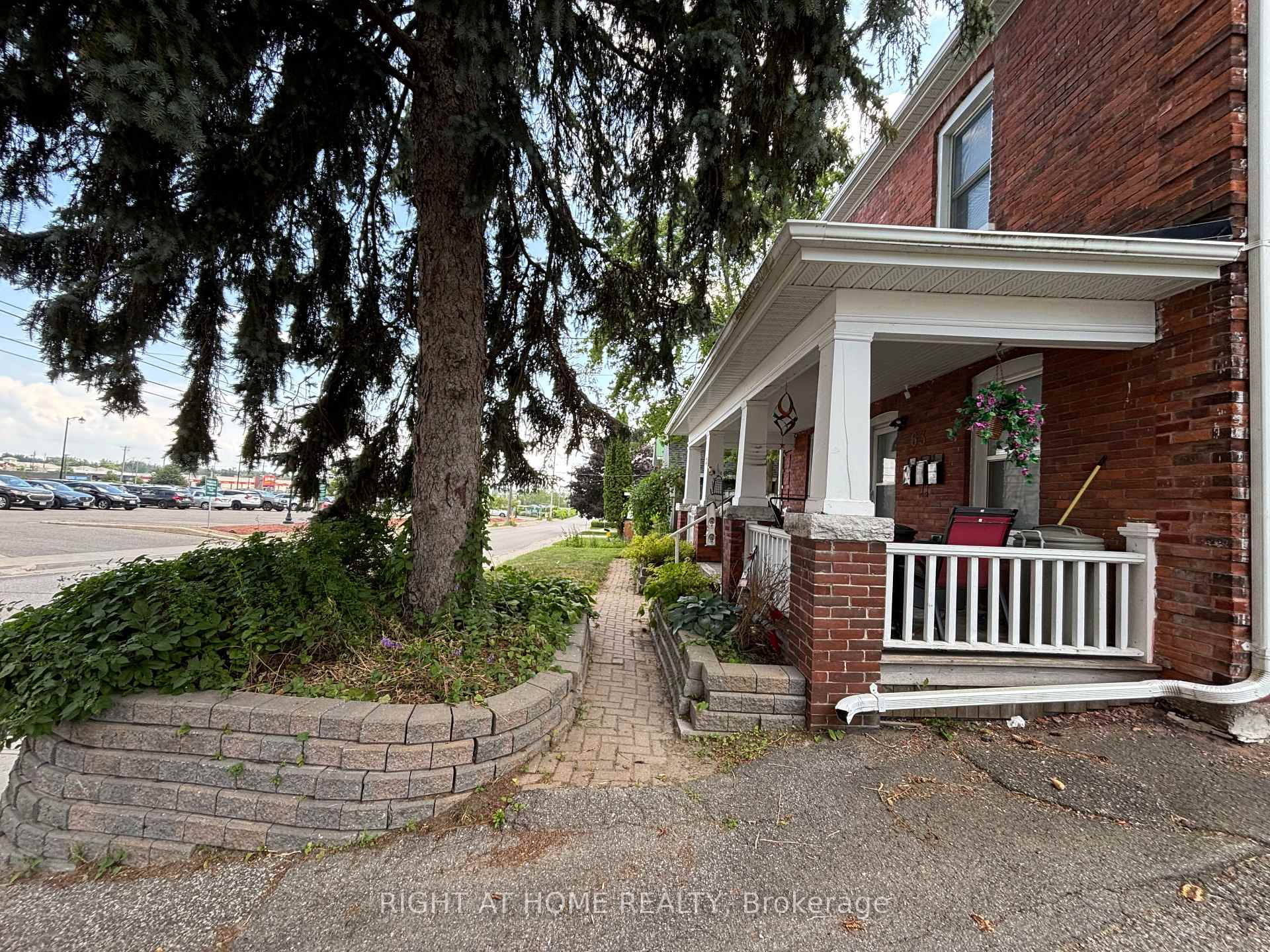 Photo 4 of Unit 1, 63 Andrew Street S, Orillia — HOMEH