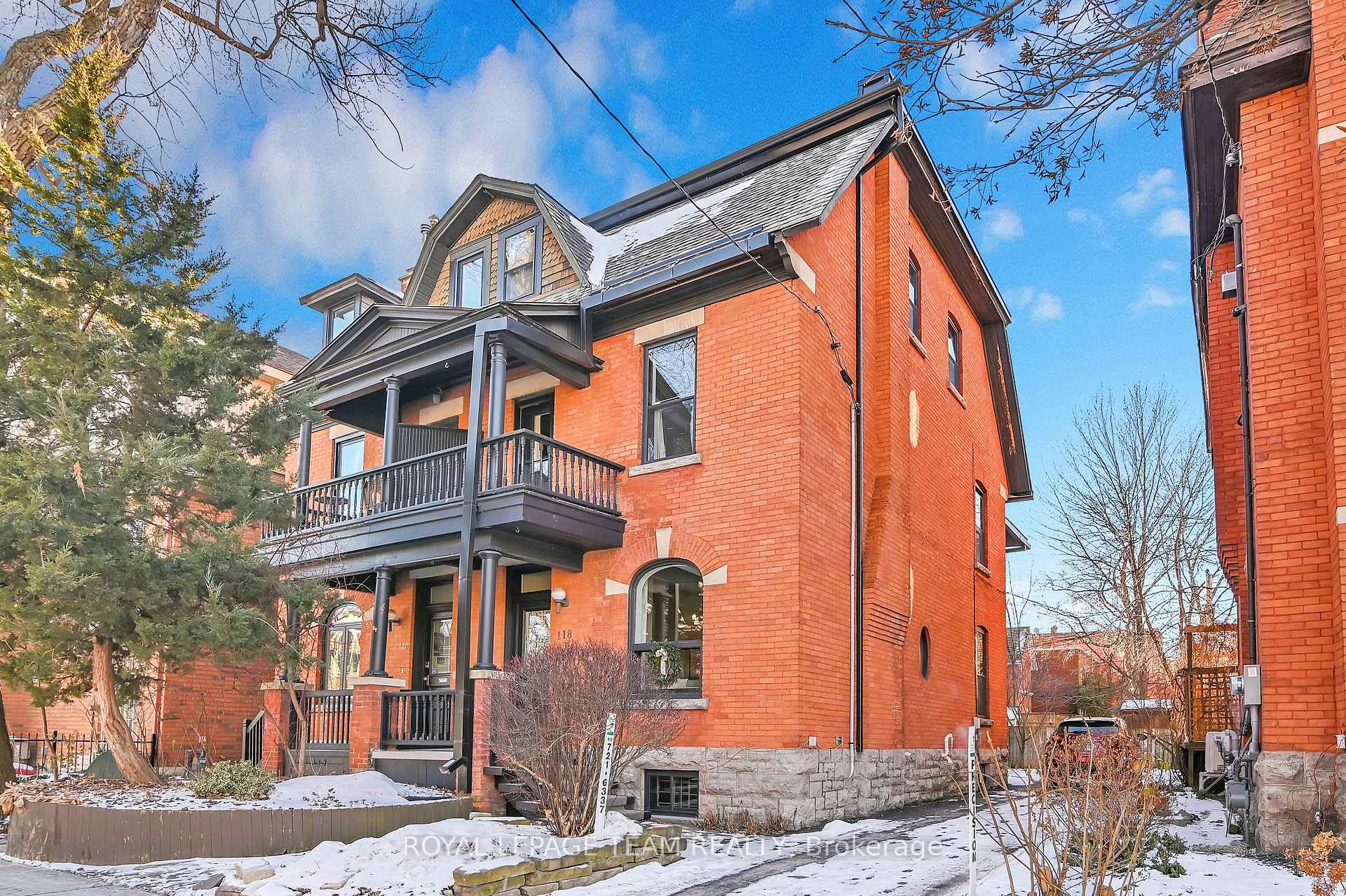 Front of 118 Cartier Street