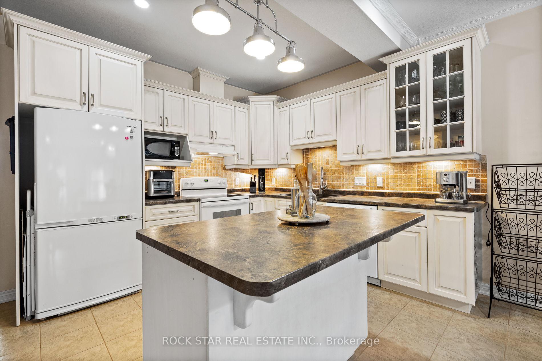 Photo 5 of 66 Tanner Drive, Pelham, Fonthill — HOMEH